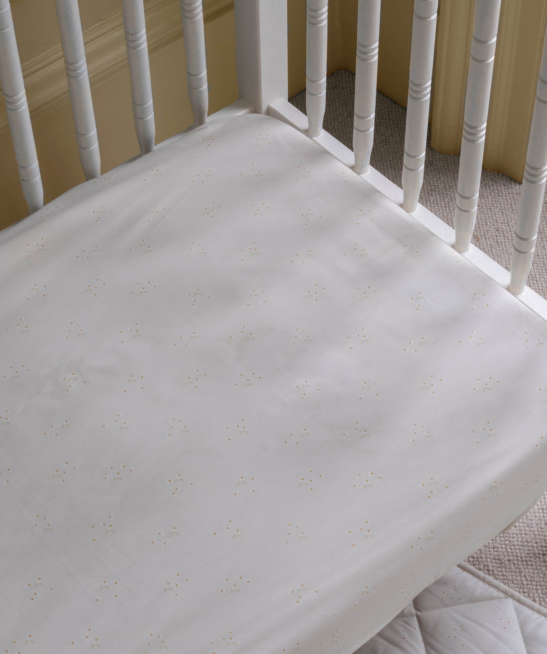 Organic Cotbed Fitted Sheet - Wild Chamomile