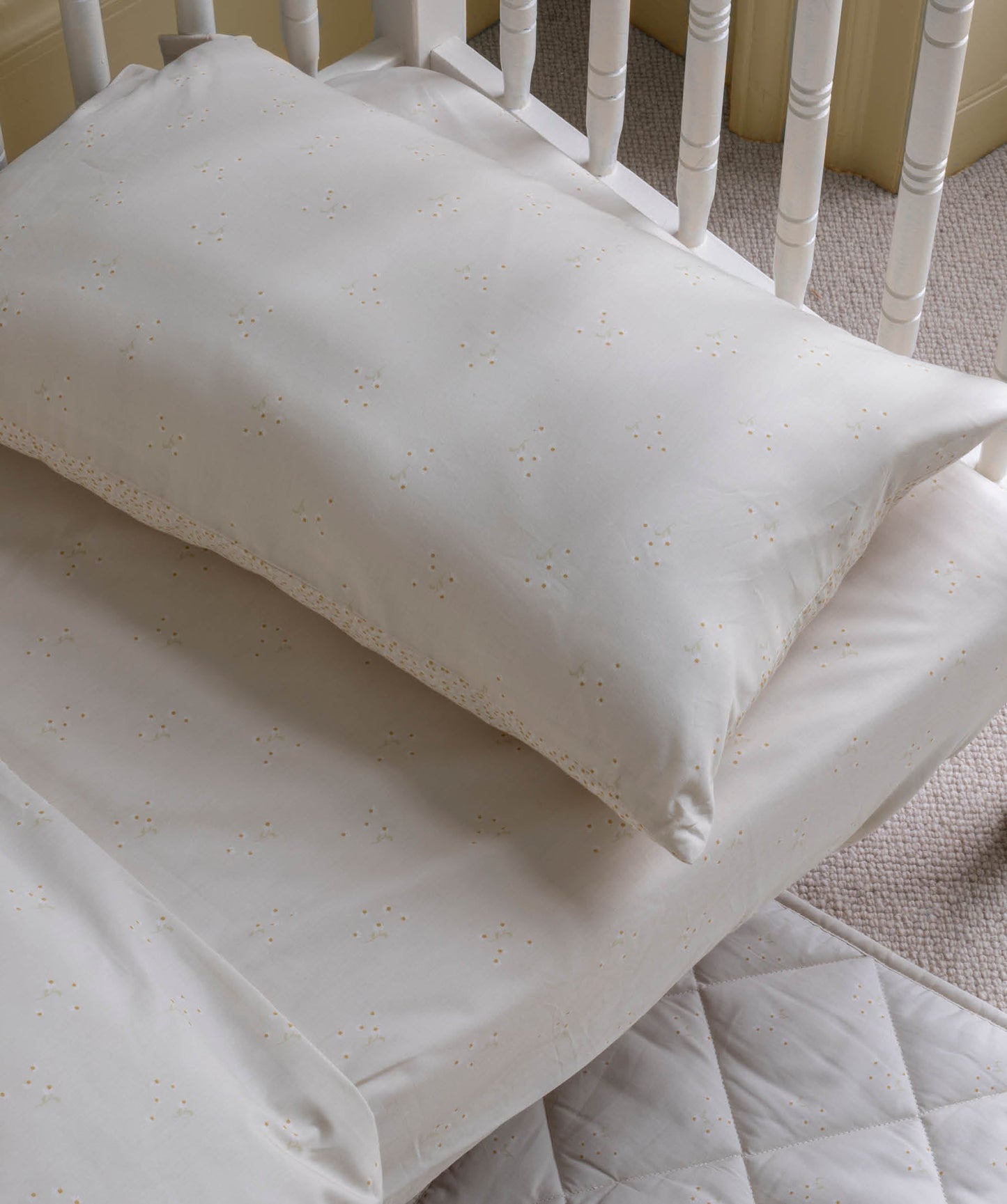 Organic Cotbed Fitted Sheet - Wild Chamomile