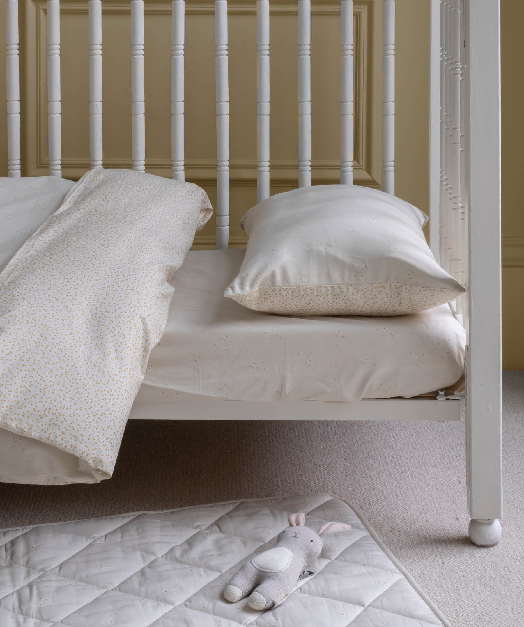 Organic Cotbed Fitted Sheet - Wild Chamomile