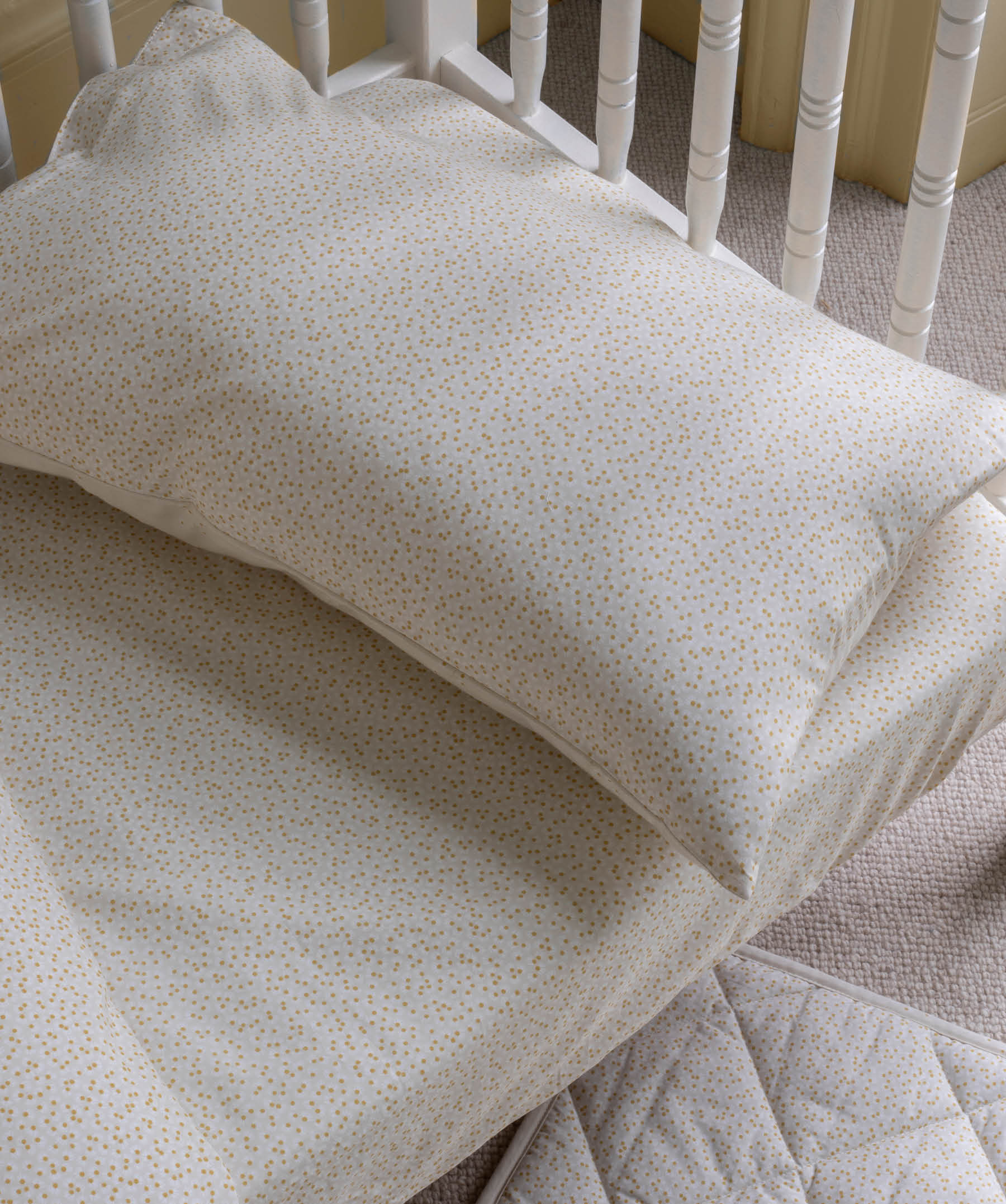 Organic Cotbed Fitted Sheet - Daisy Meadow