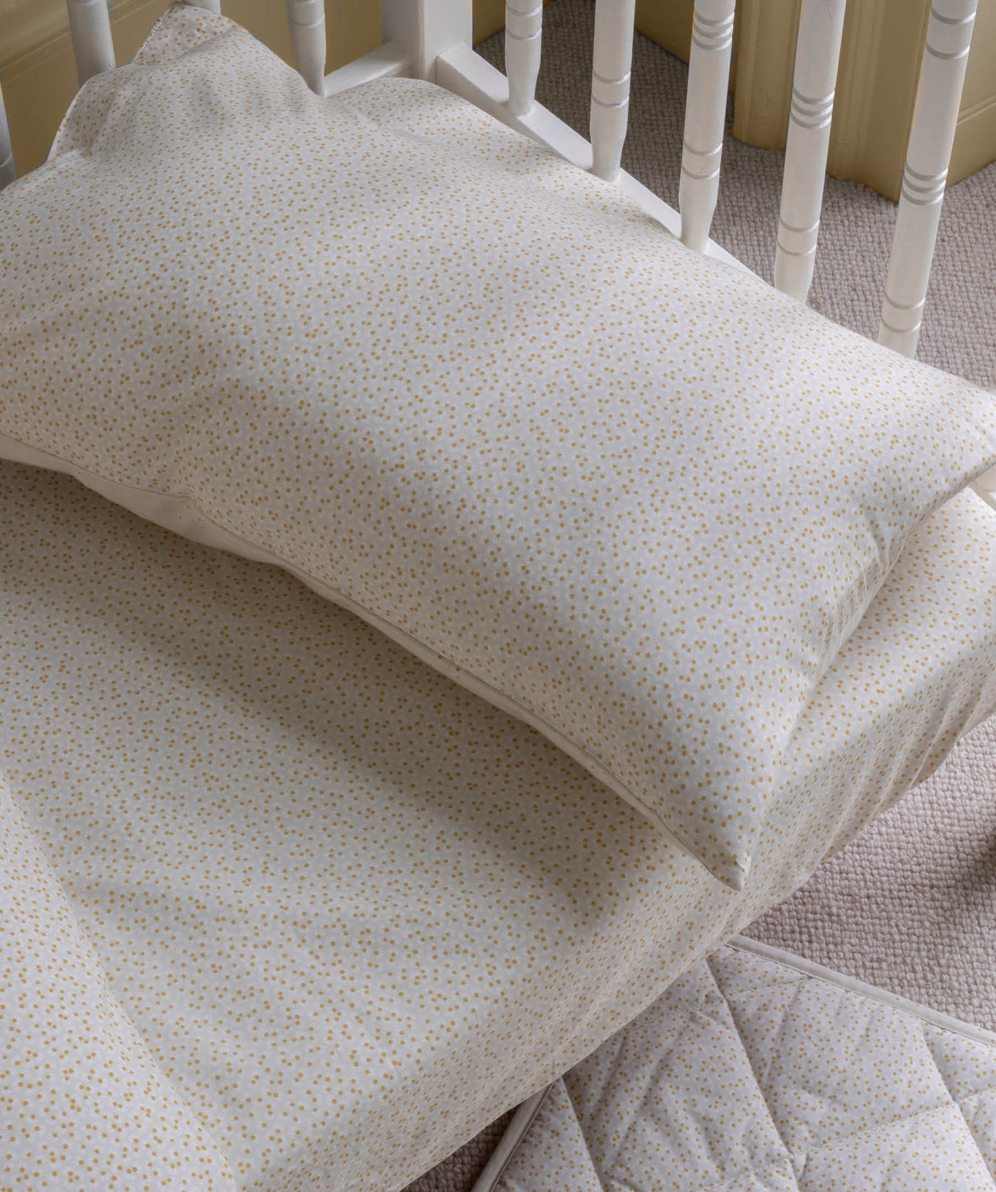 Organic Cotbed Fitted Sheet - Daisy Meadow