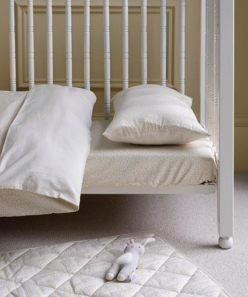 Organic Cotbed Fitted Sheet - Daisy Meadow