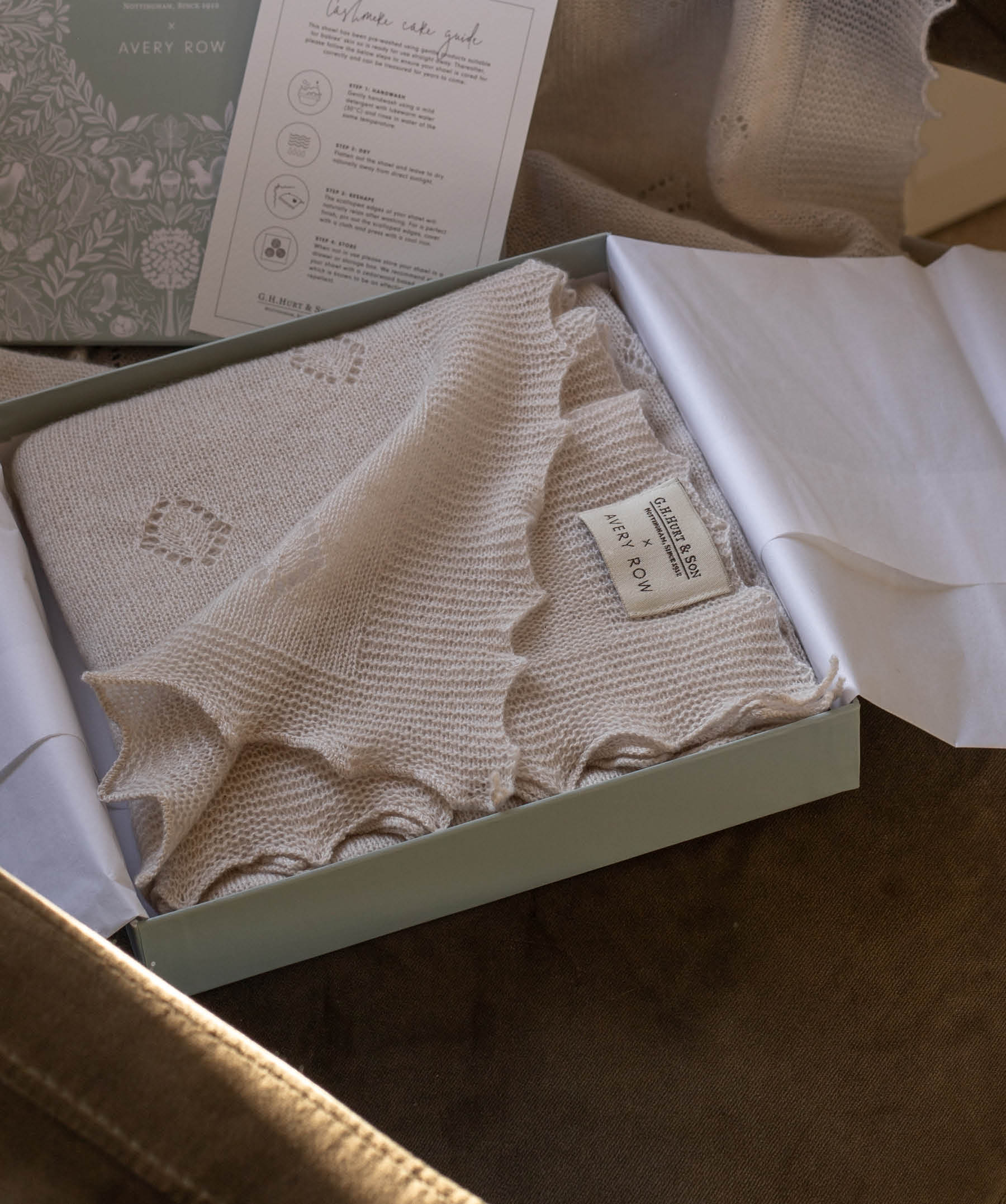 G.H.Hurt & Son X Avery Row Cashmere Shawl Gift Set
