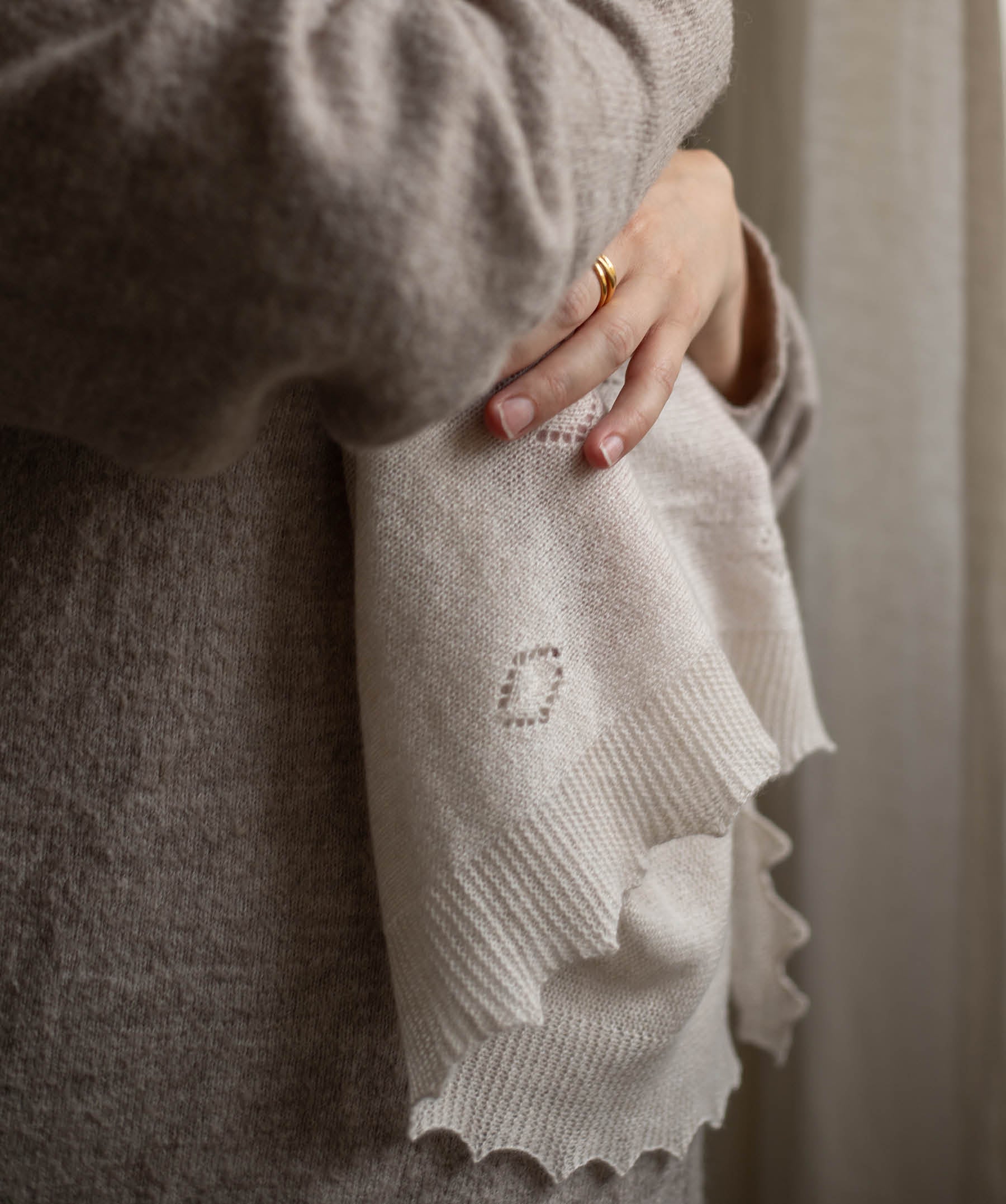 G.H.Hurt & Son X Avery Row Cashmere Shawl Gift Set