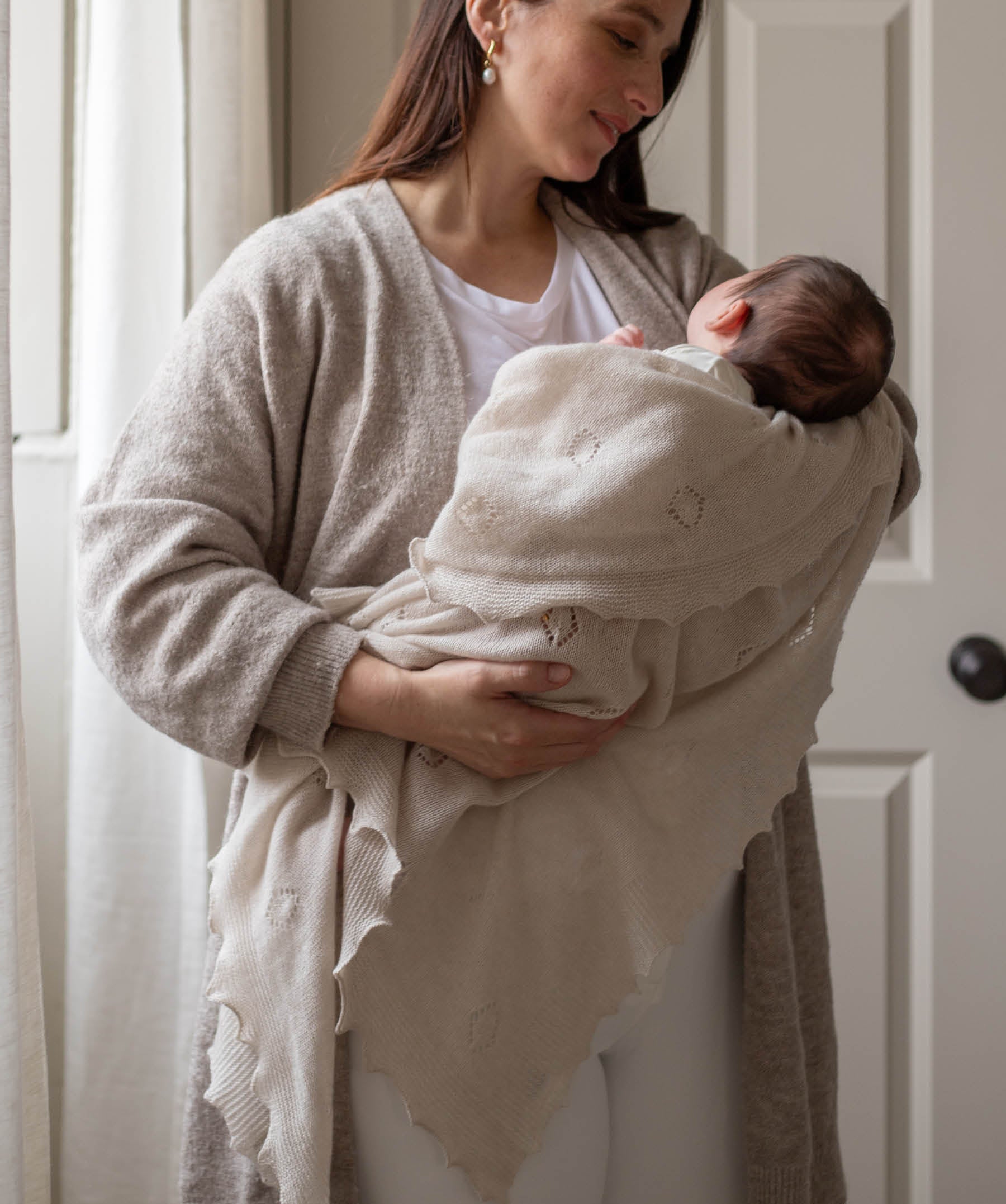 G.H.Hurt & Son X Avery Row Cashmere Shawl Gift Set