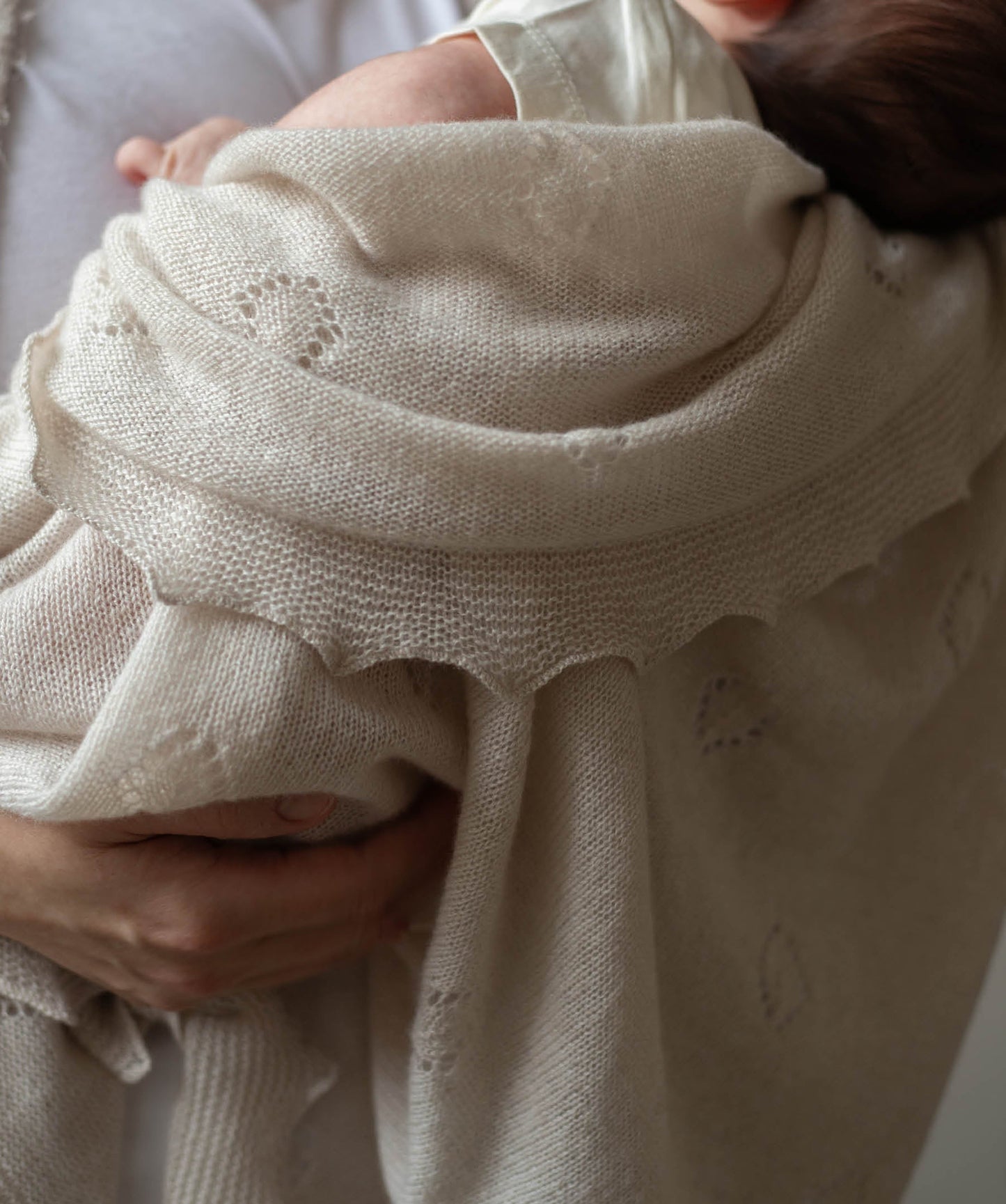 G.H.Hurt & Son X Avery Row Cashmere Shawl Gift Set