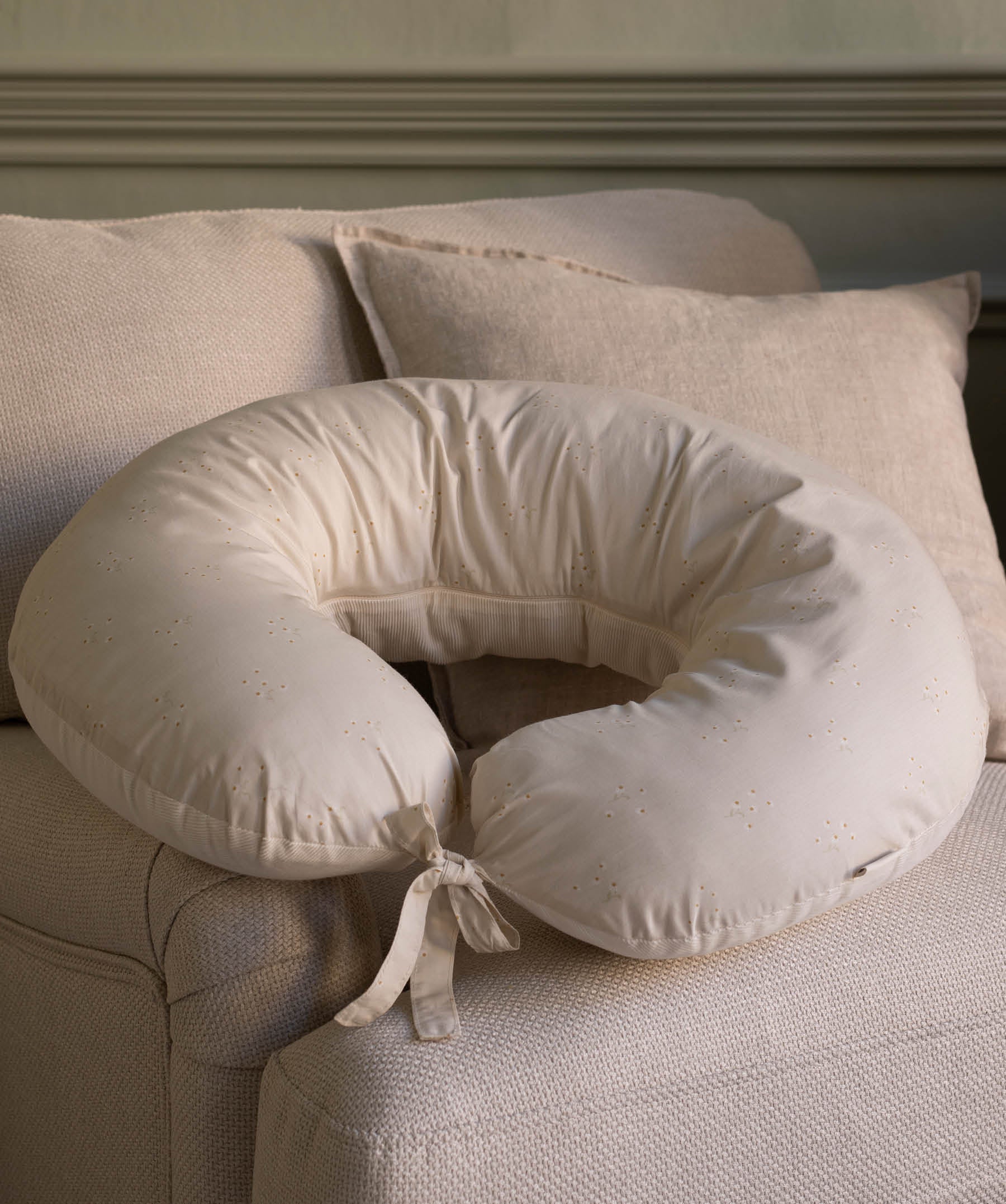Nursing Pillow - Wild Chamomile