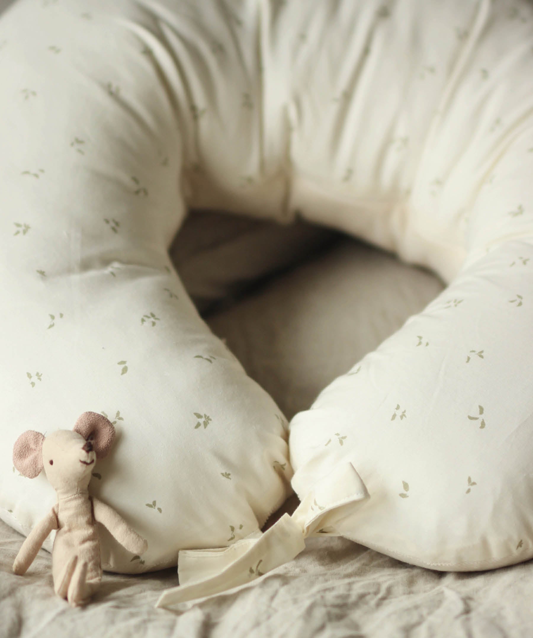 Nursing Pillow - Nettle Scatter