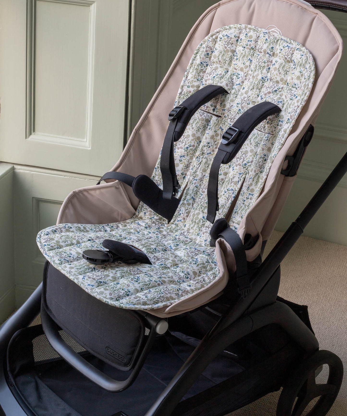 Pram Liner - Riverbank / Nettle Scatter