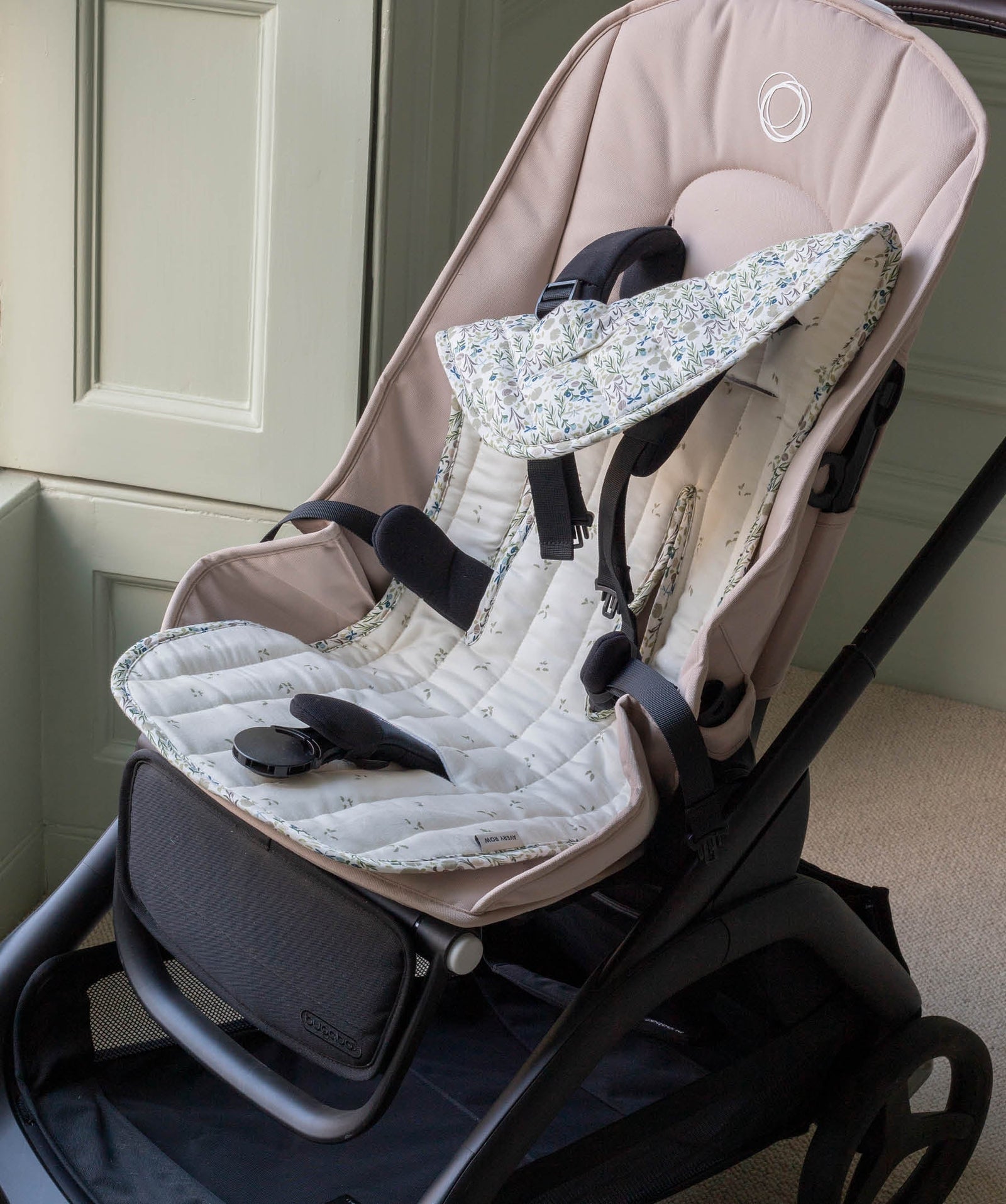 Pram Liner - Riverbank / Nettle Scatter