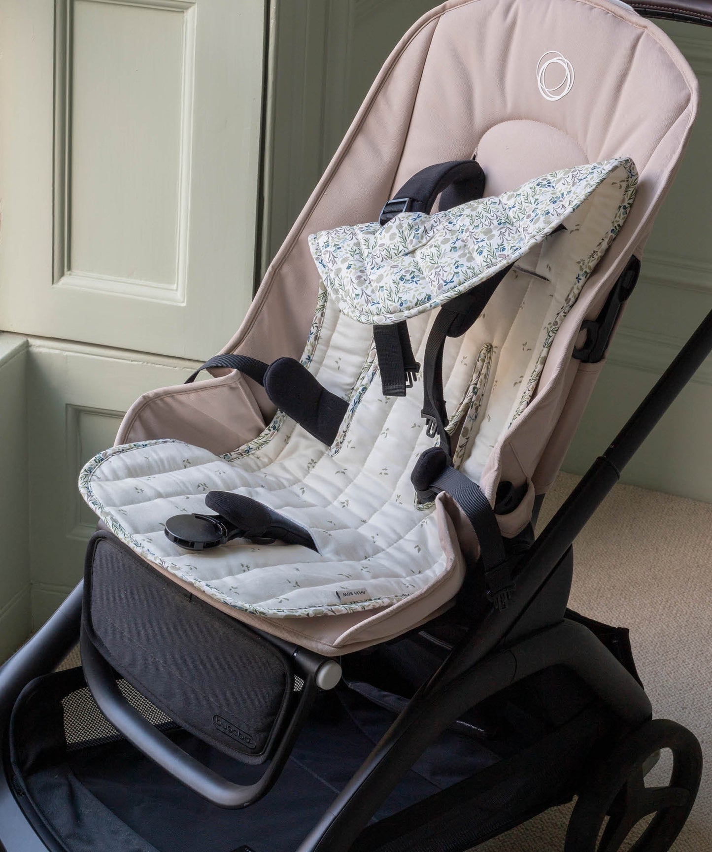 Pram Liner - Riverbank / Nettle Scatter
