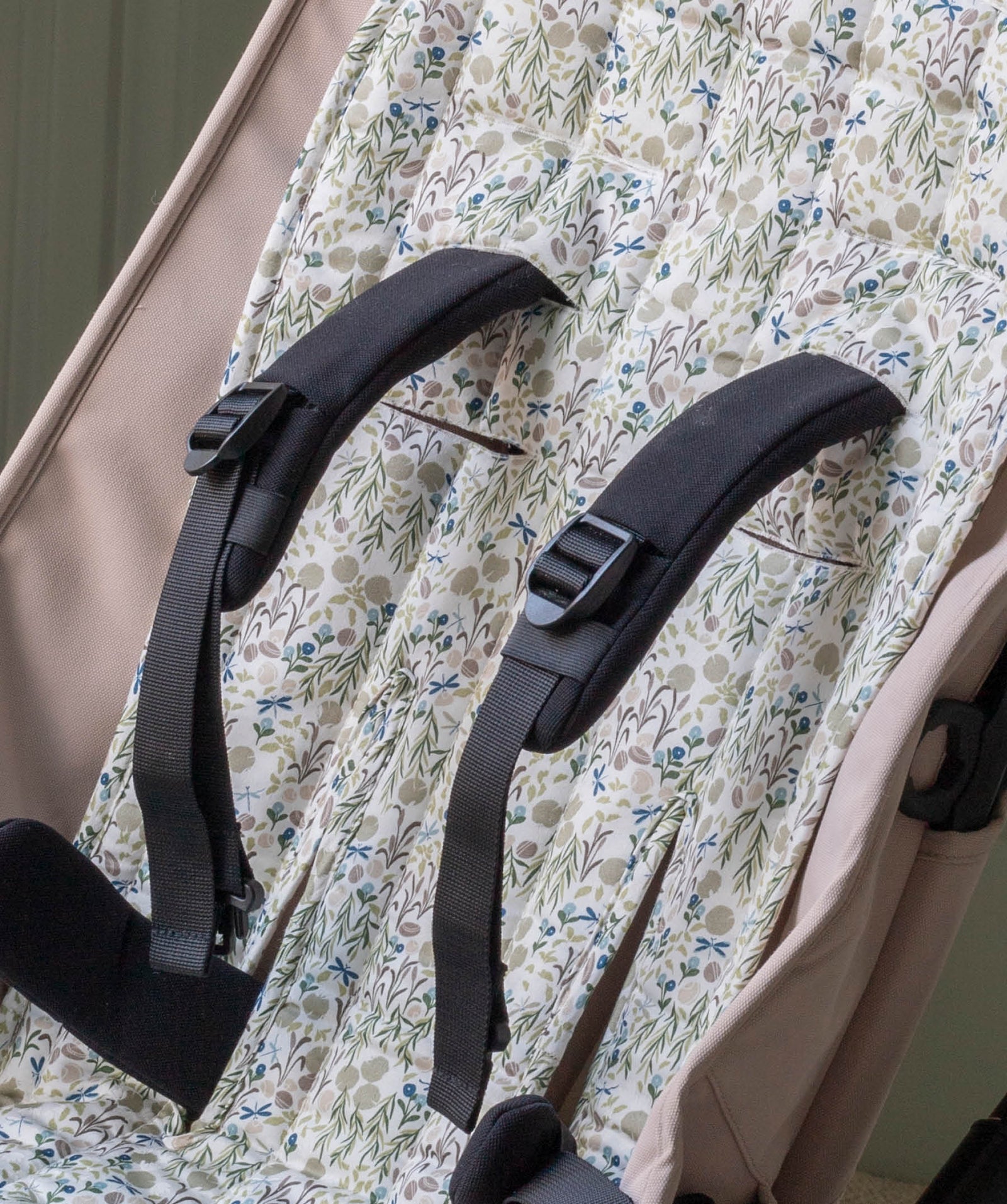 Pram Liner - Riverbank / Nettle Scatter