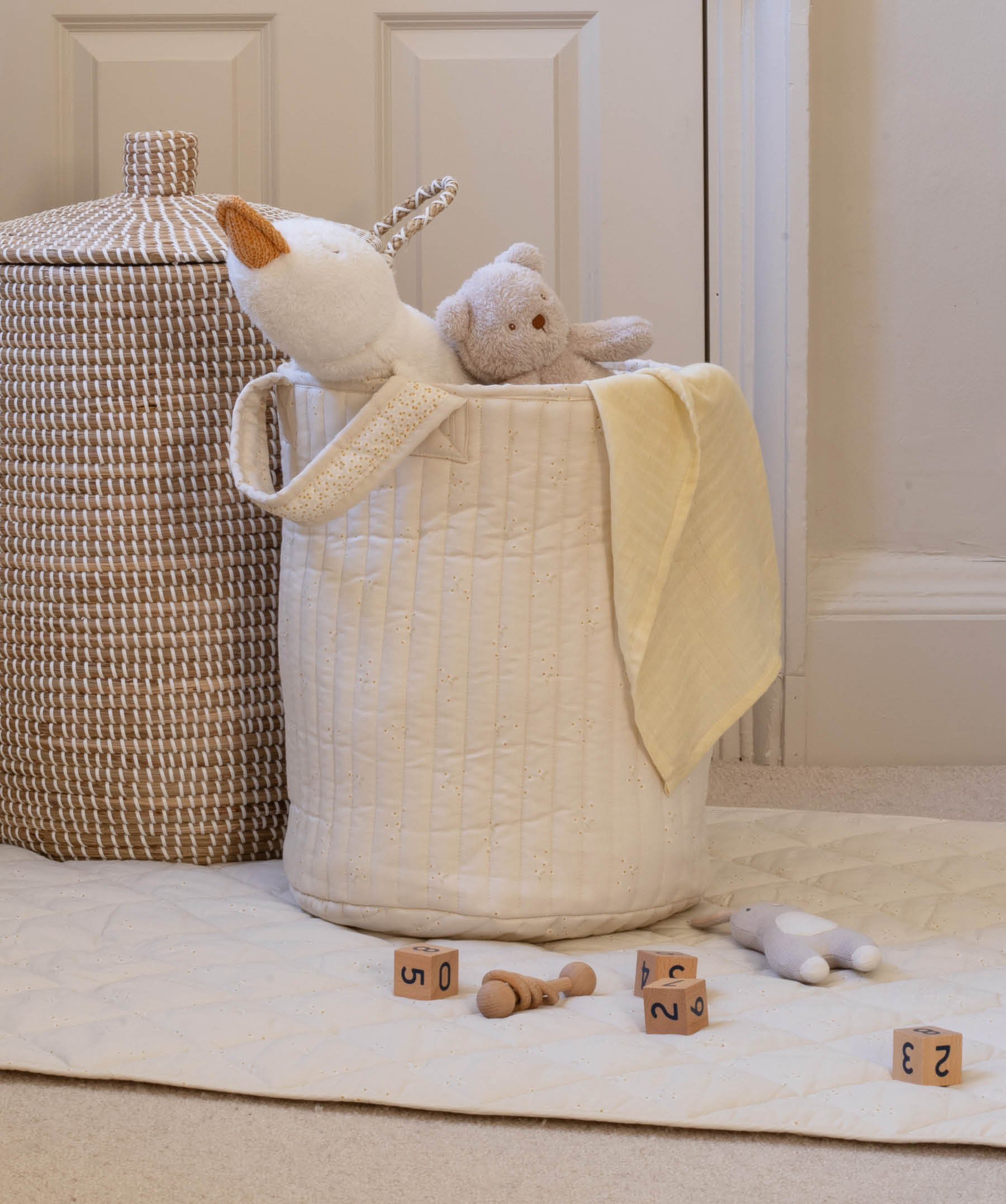 Large Quilted Storage Basket - Wild Chamomile / Daisy Meadow