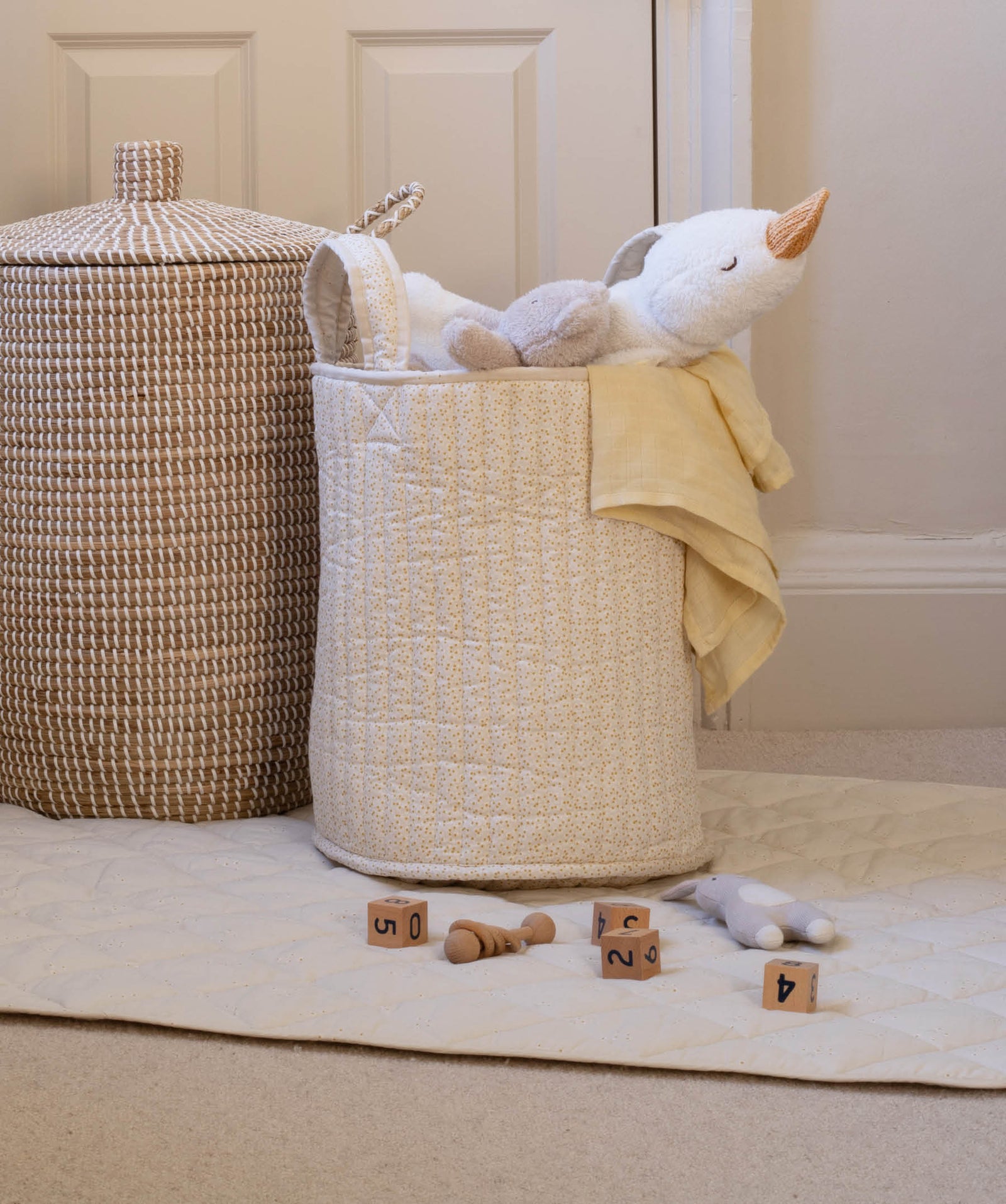 Large Quilted Storage Basket - Wild Chamomile / Daisy Meadow