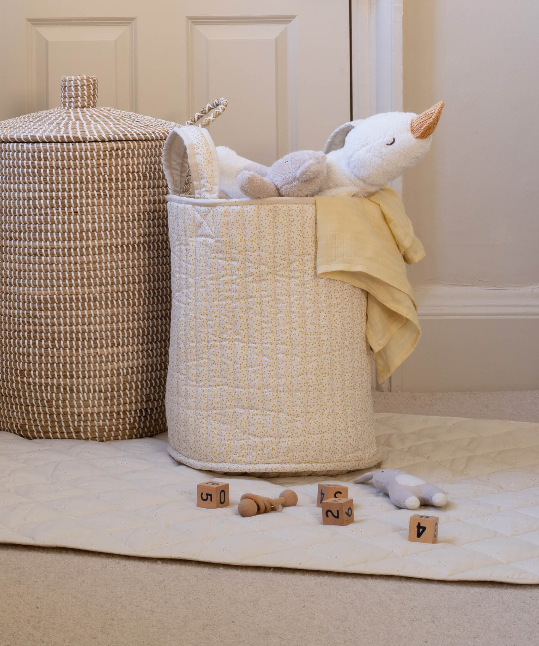 Large Quilted Storage Basket - Wild Chamomile / Daisy Meadow