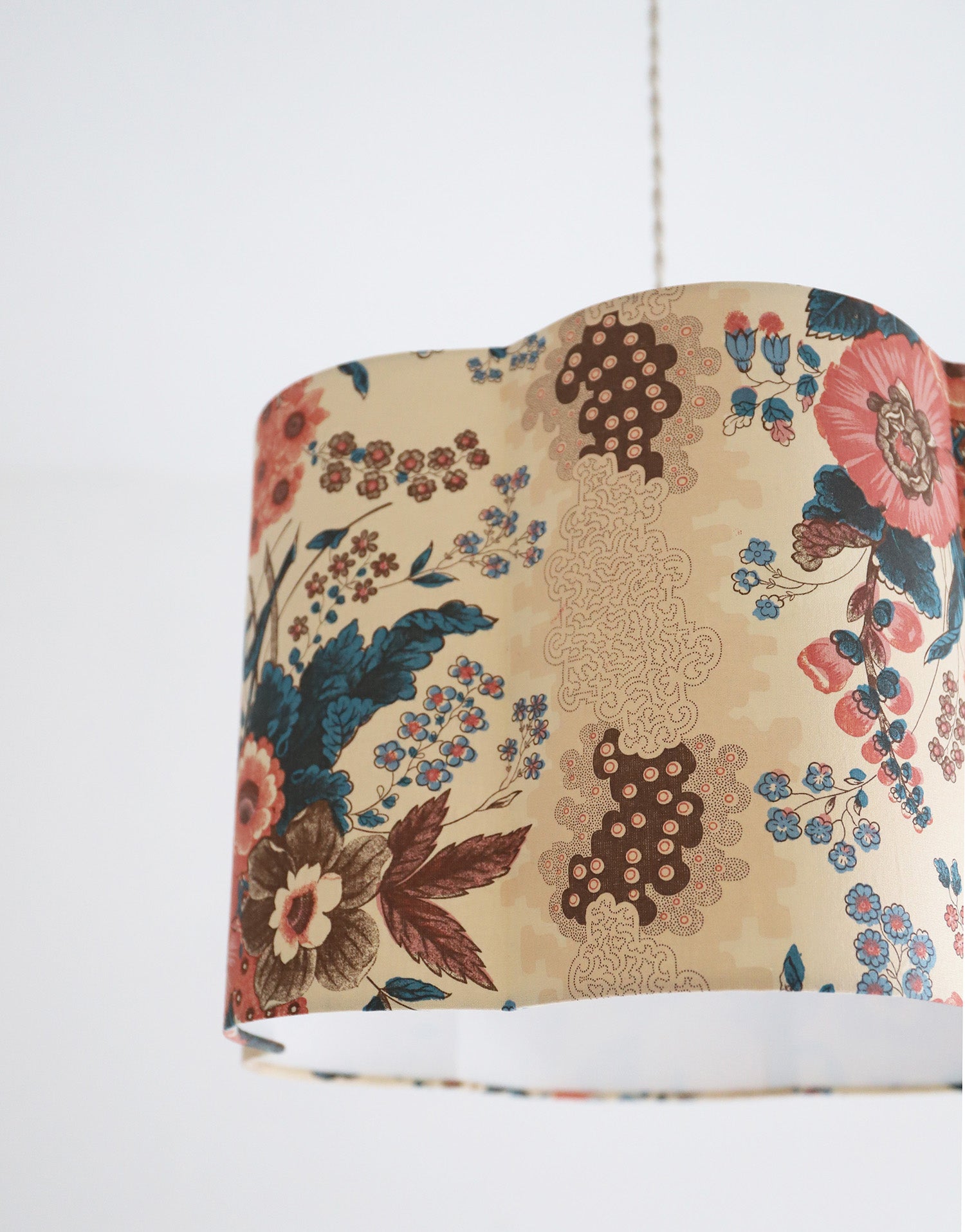 Flora Flower-Shaped Pendant Light "Isabelle"