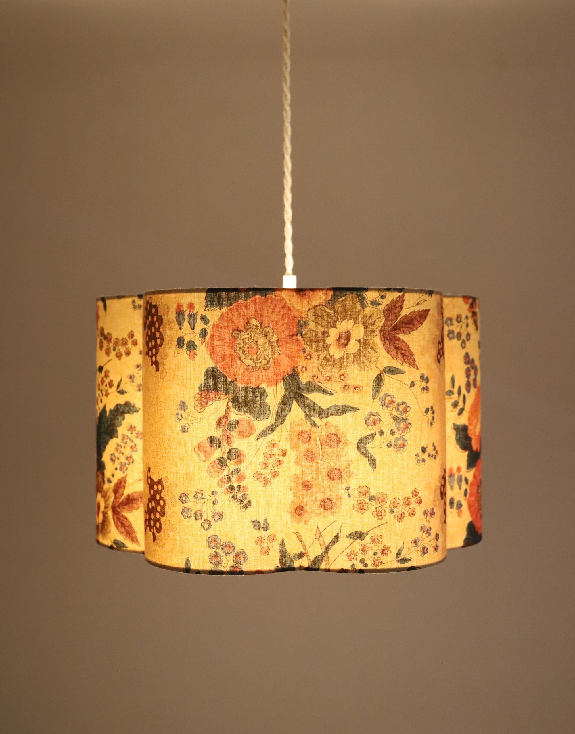 Flora Flower-Shaped Pendant Light "Isabelle"