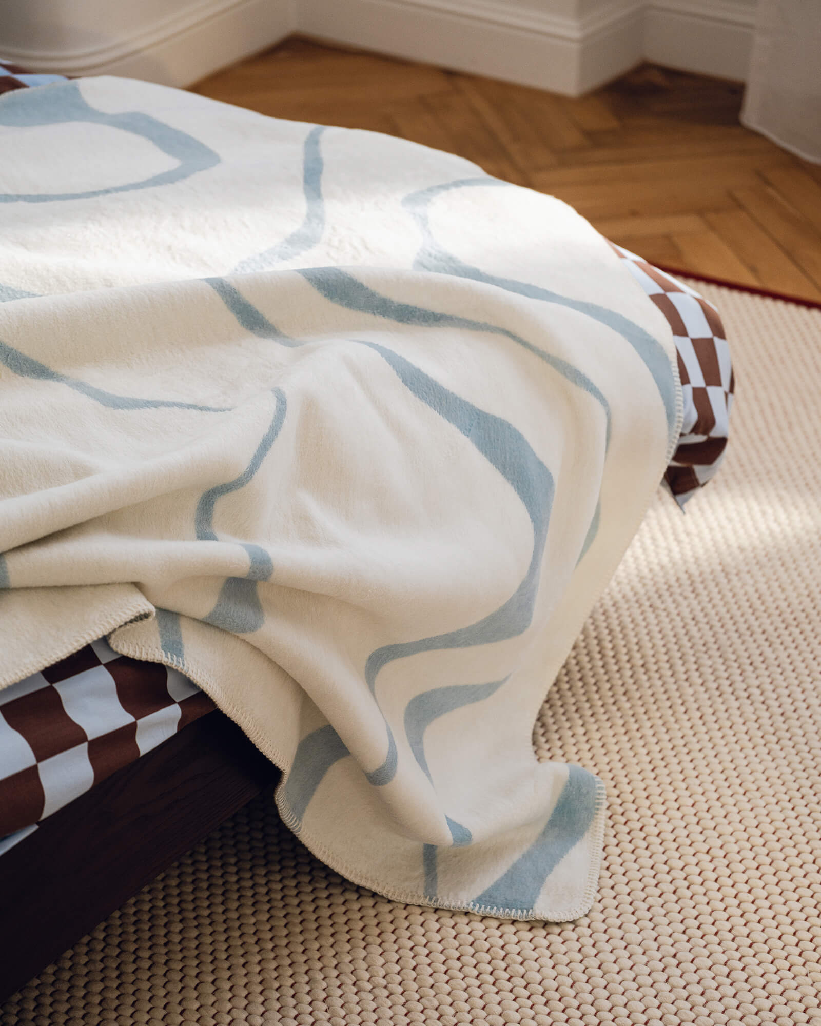 Felu Throw-