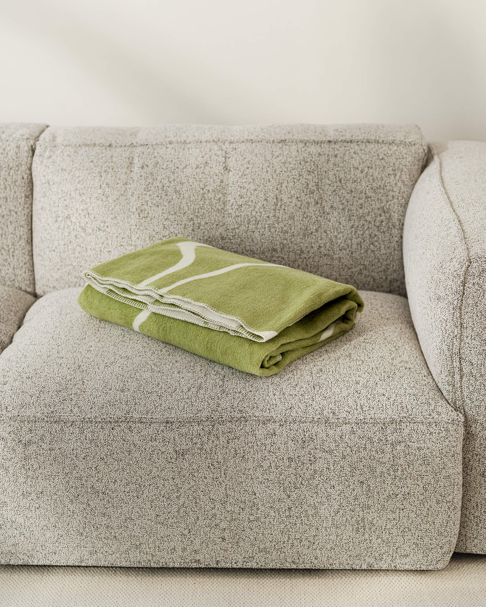 Felu Throw-