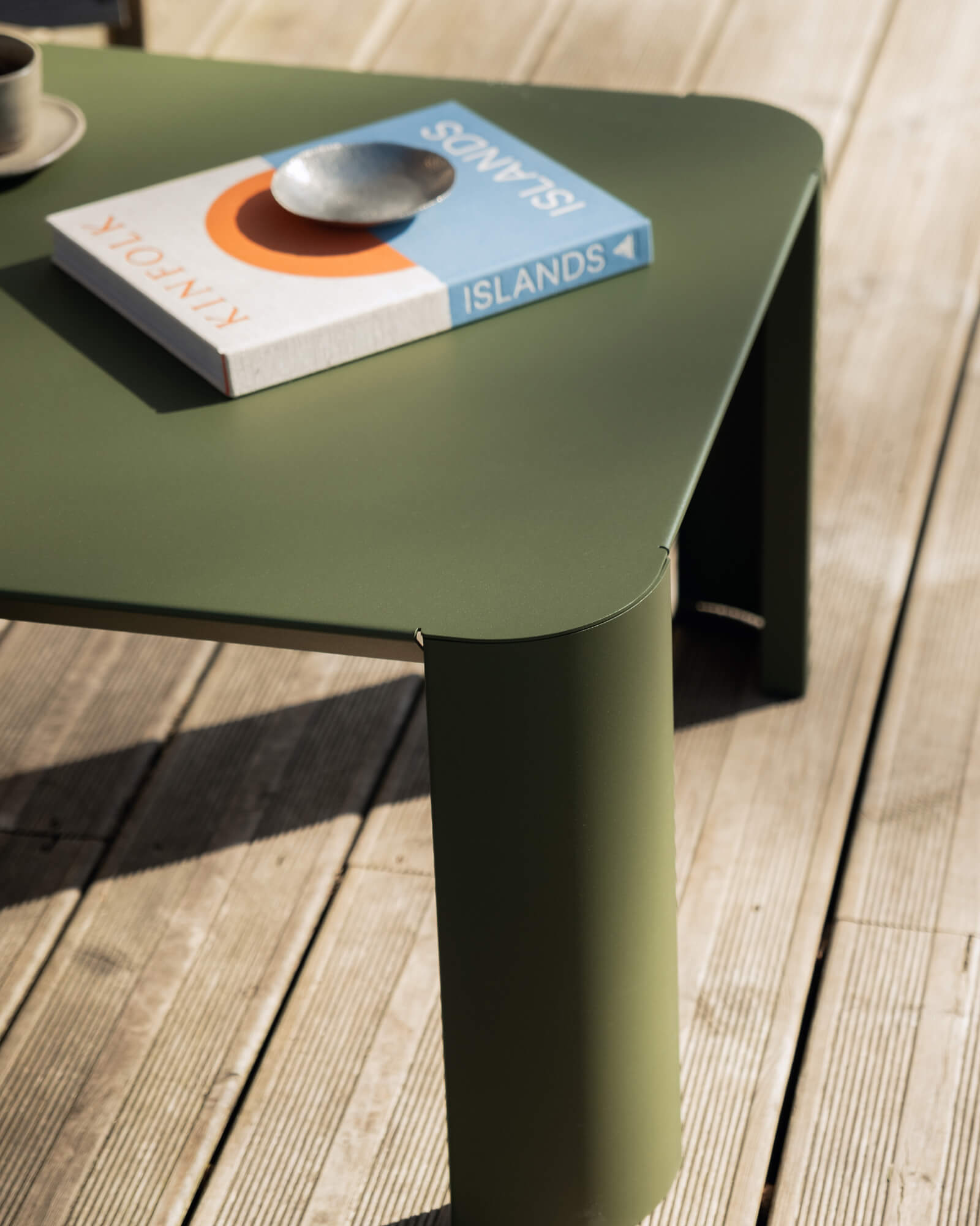 Fli Outdoor Coffee Table-