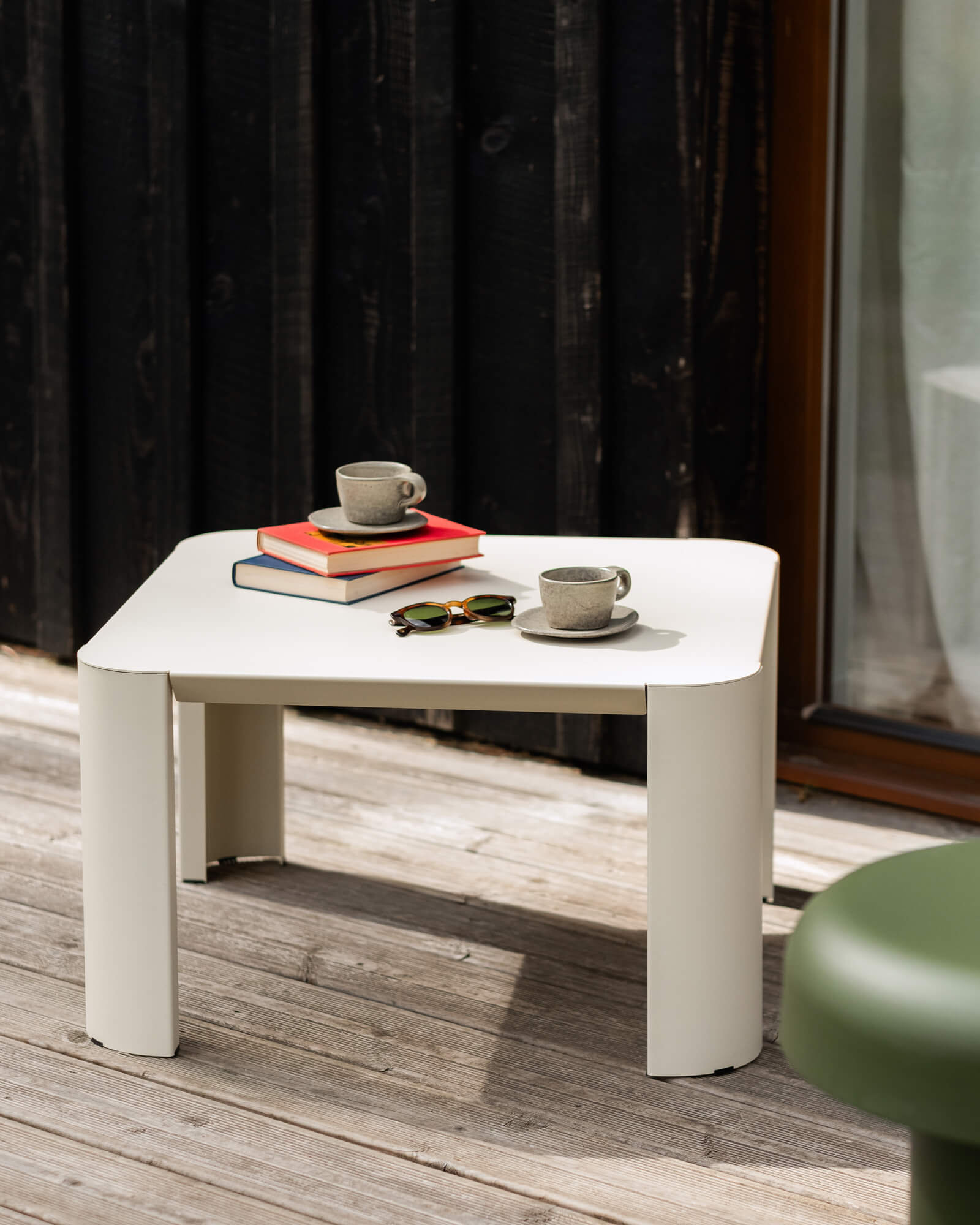 Fli Outdoor Coffee Table-
