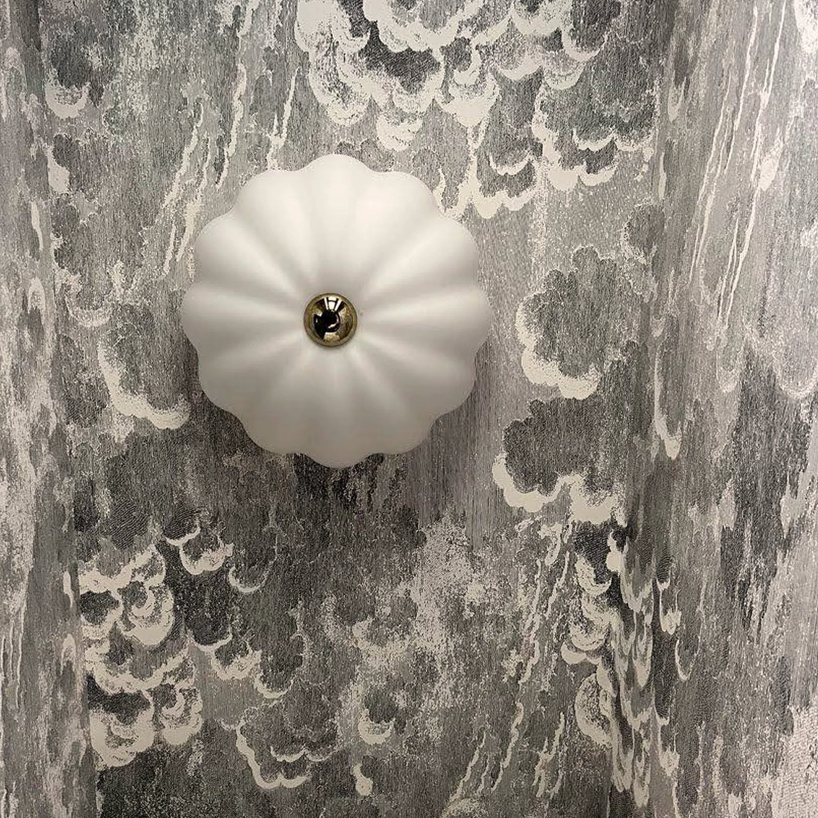White flower flush ceiling light
