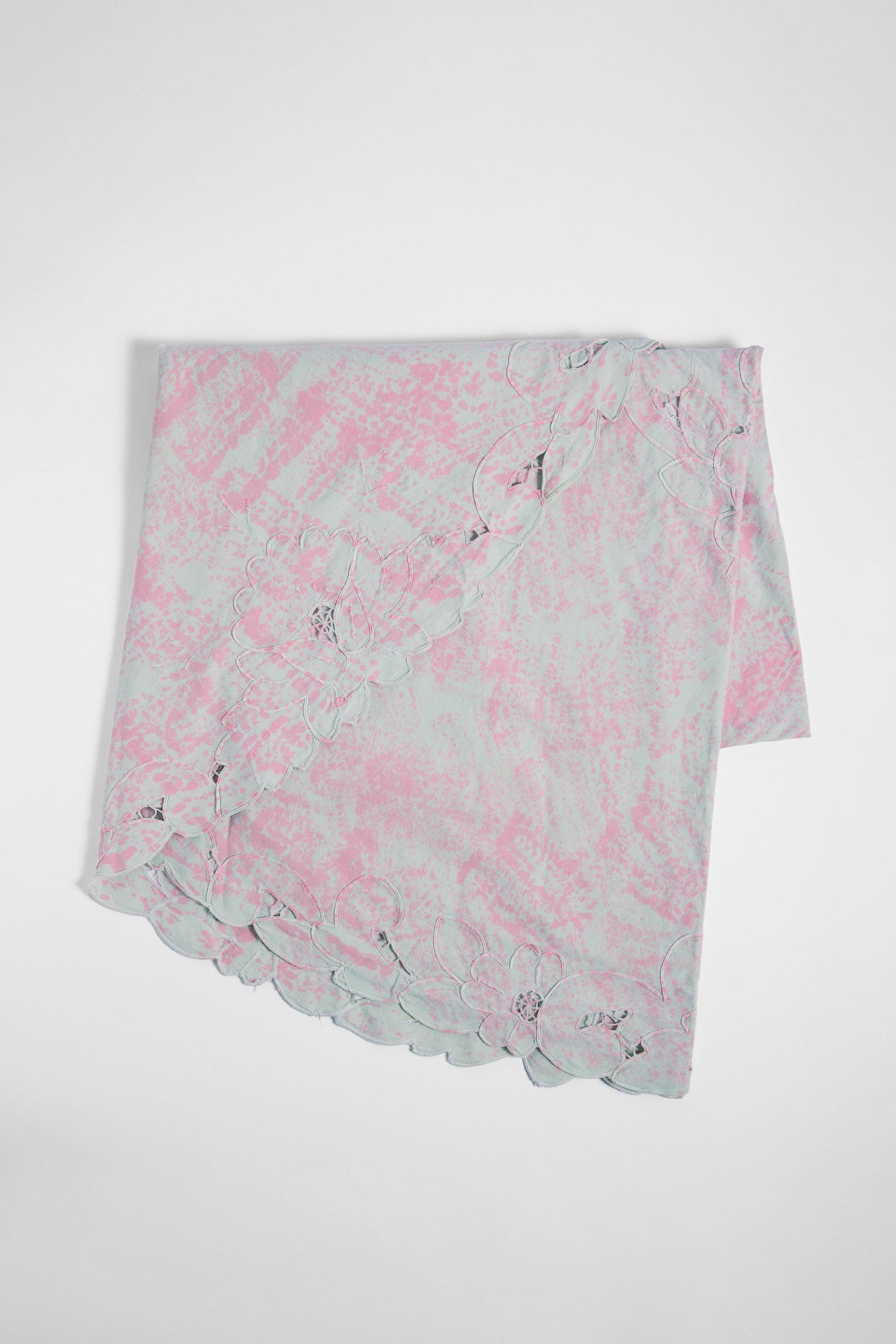 Village Vanguard Tablecloth in Ice Blue Peony Speckle