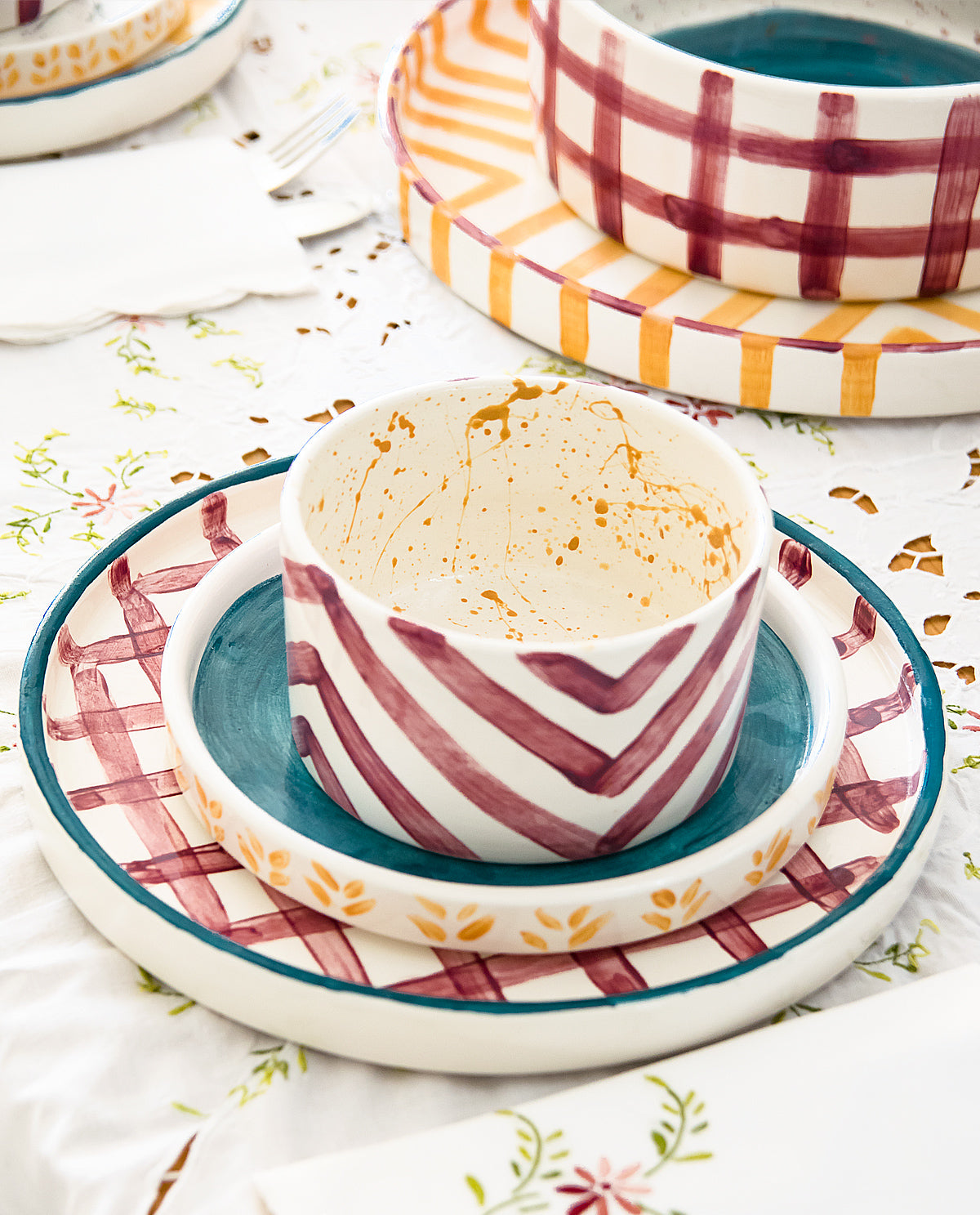 HAND PAINTED CERAMIC BOWL WITH STRIPES PATTERN