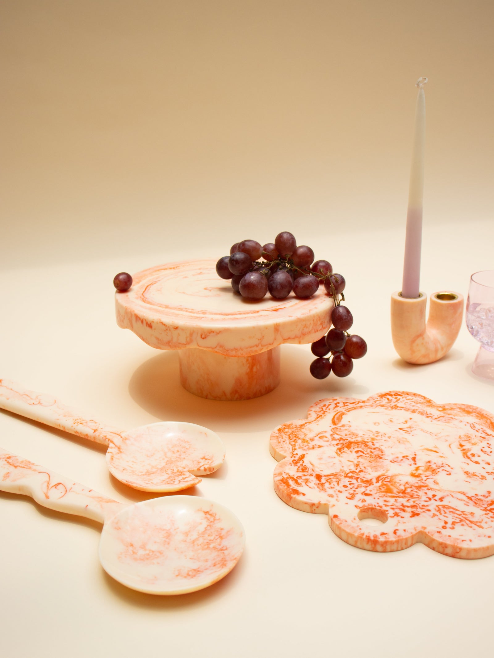 Scallop Resin Cake Stand, Pink- 9.5x4.5 Inches