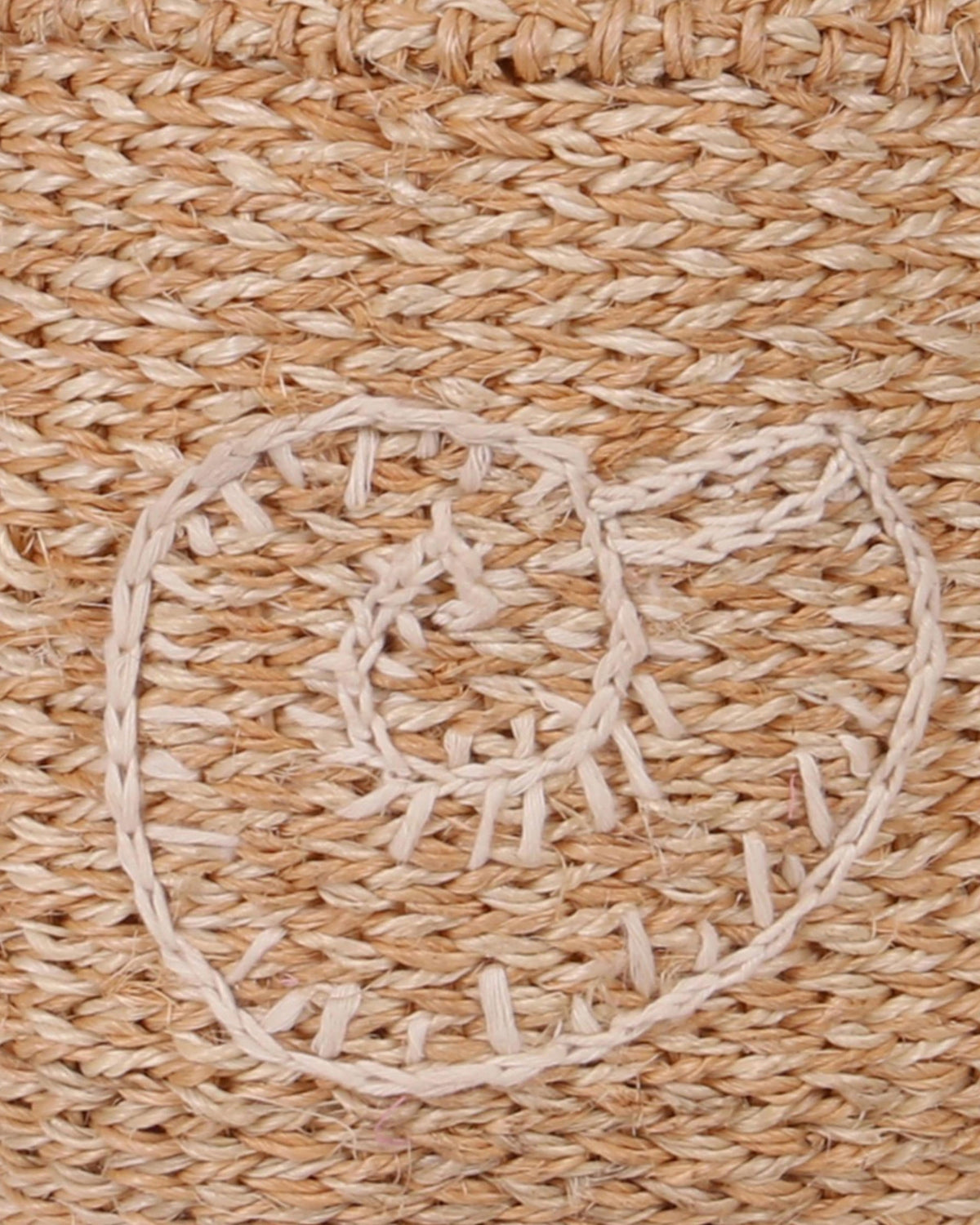 SAFI: Shell - White Embroidered Sisal Basket
