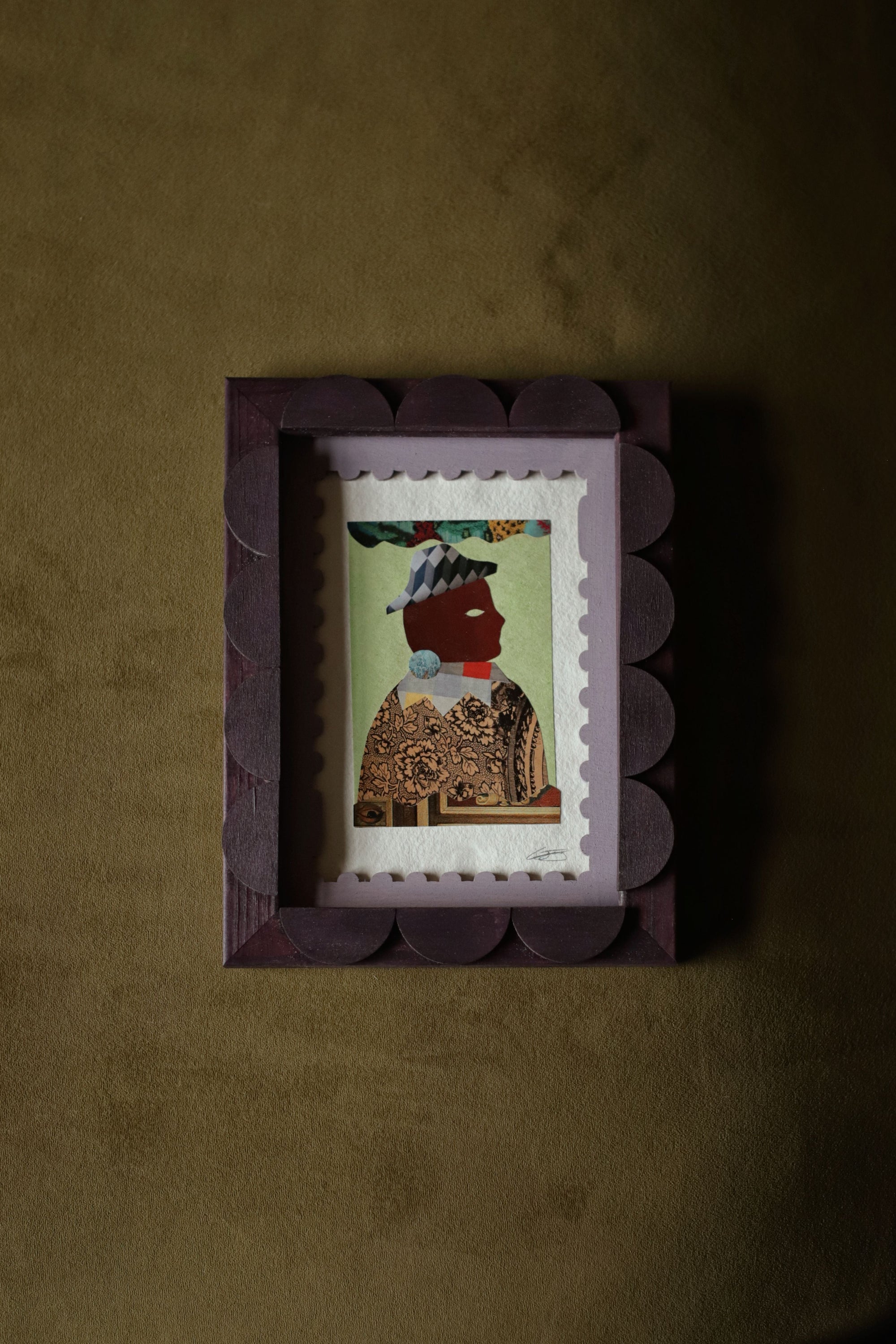 Aubergine Stained Scallop Frame