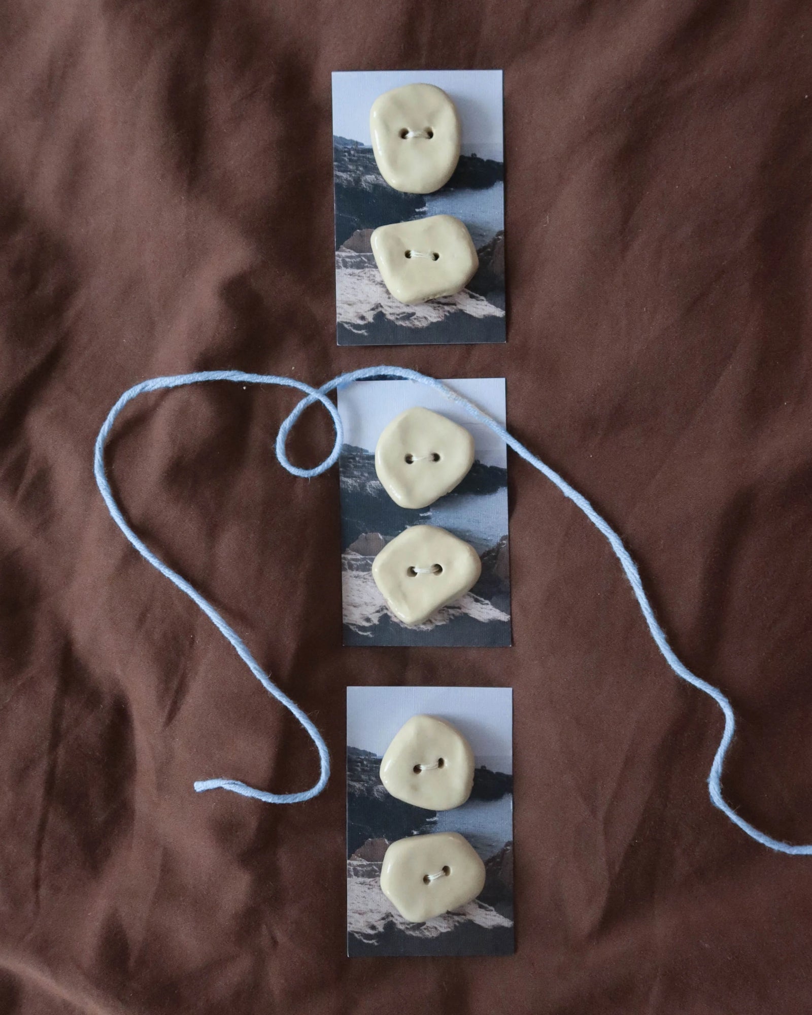 Set of 2 Buttons