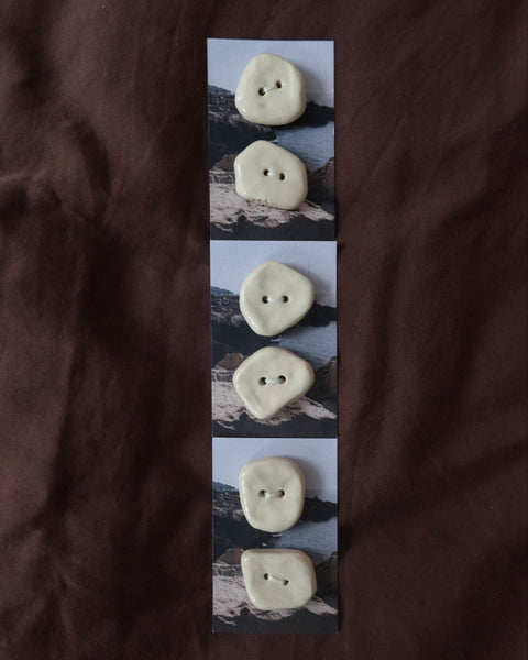 Set of 2 Buttons