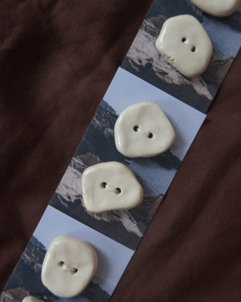 Set of 2 Buttons