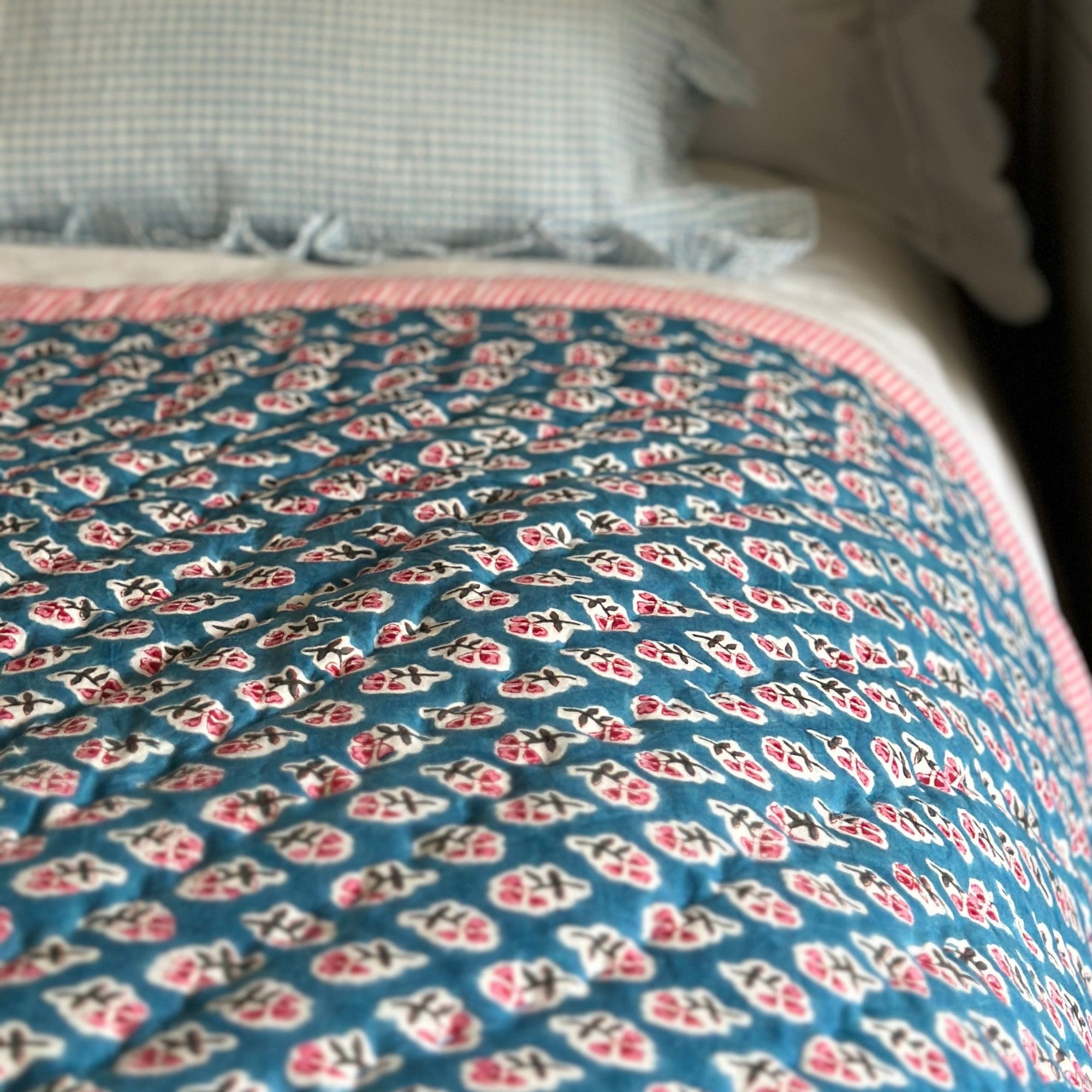 Teal Ditsy Quilt