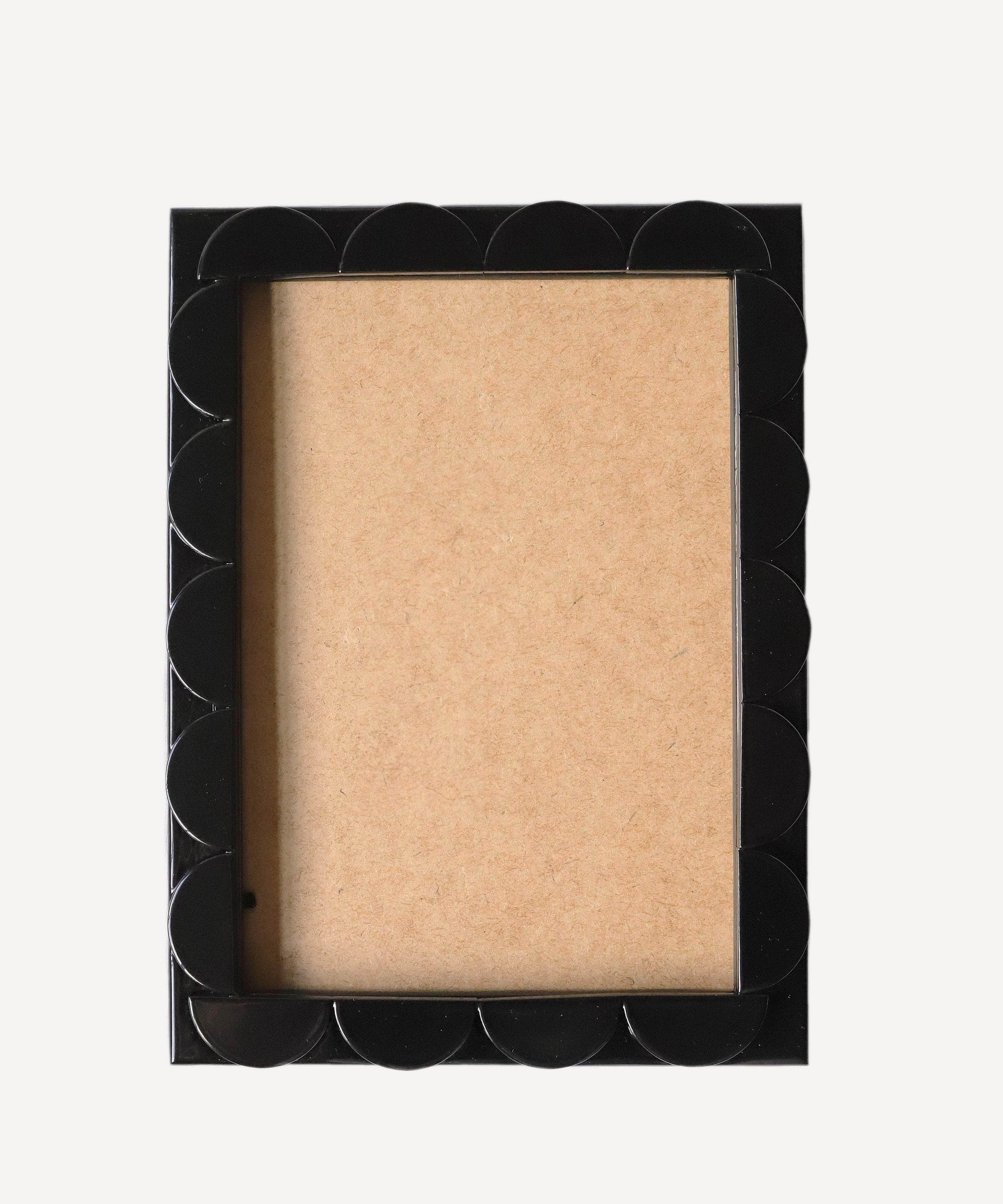 Scallop Picture Frame