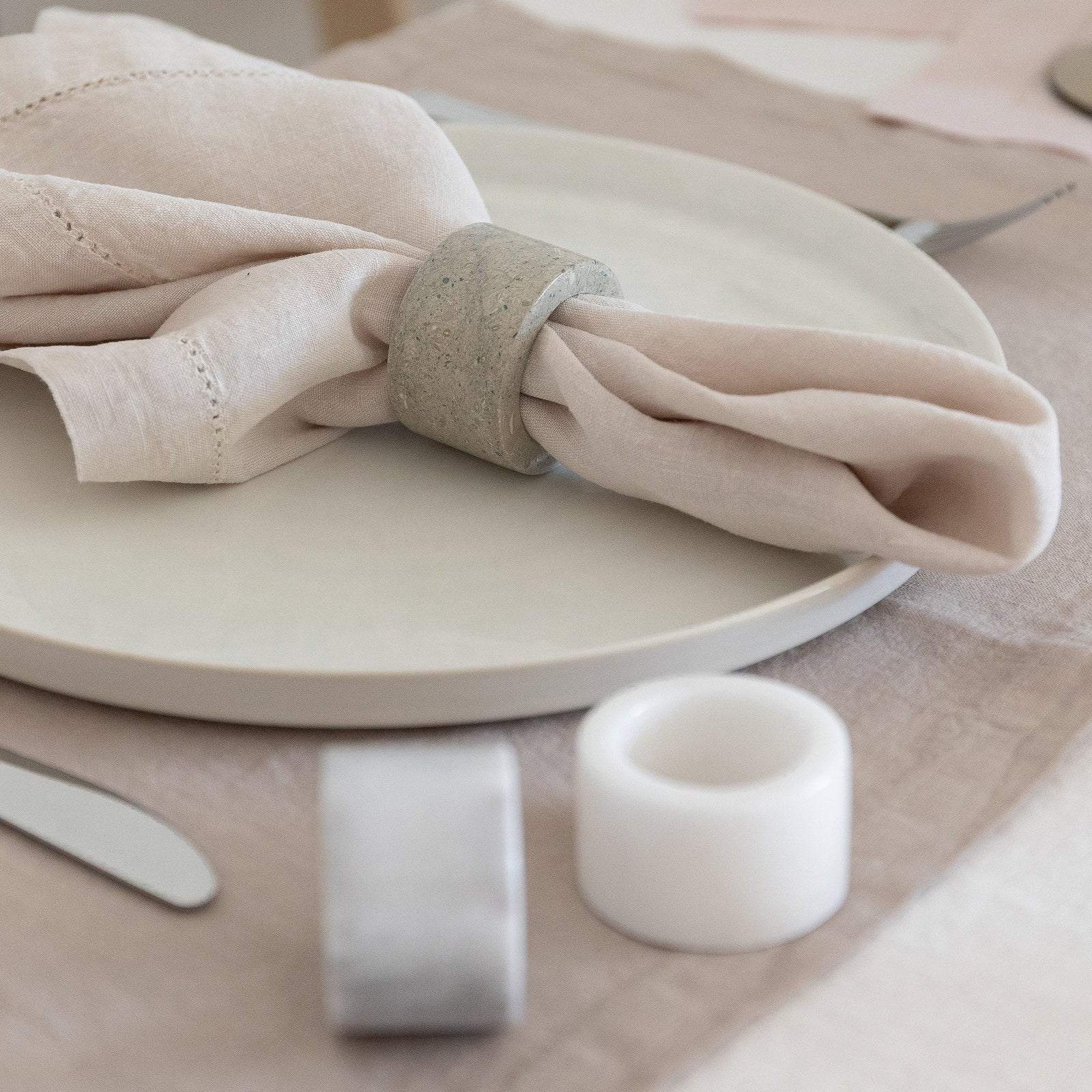 Mia Marble Napkin Ring Set White