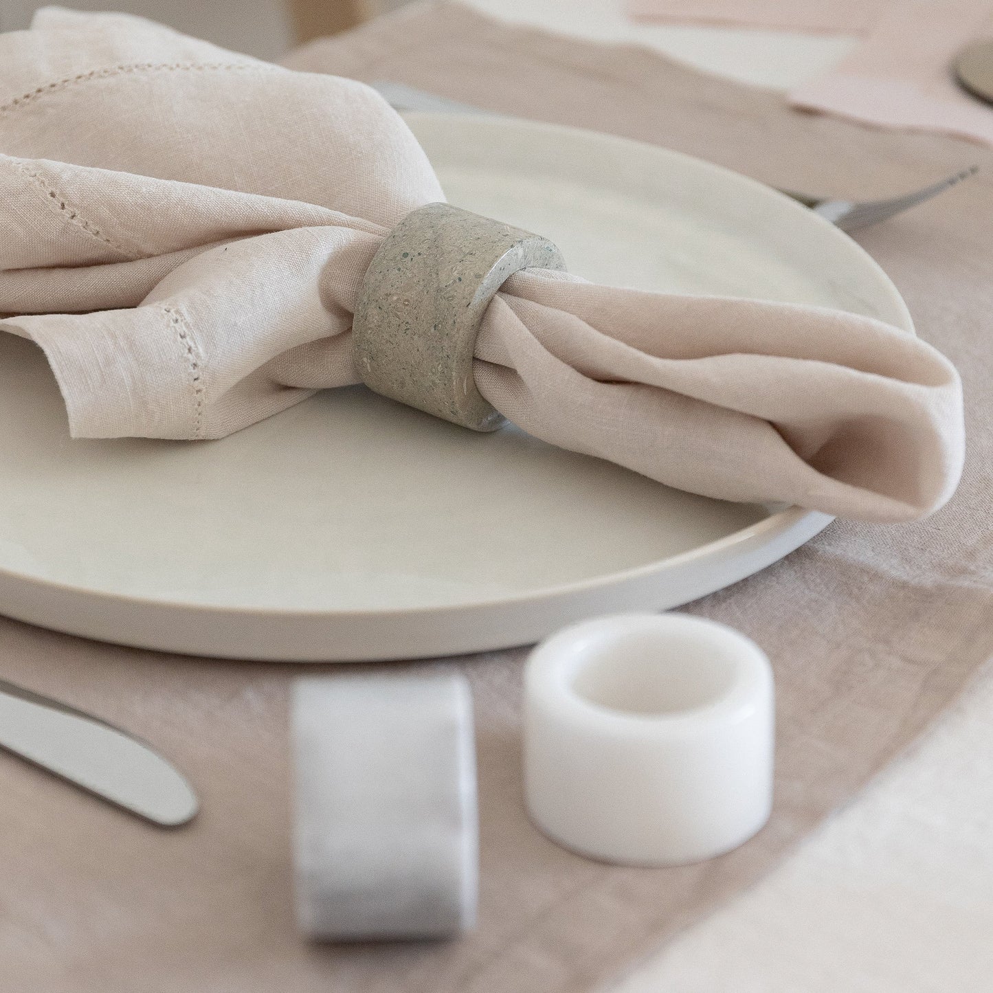 Mia Marble Napkin Ring Set White