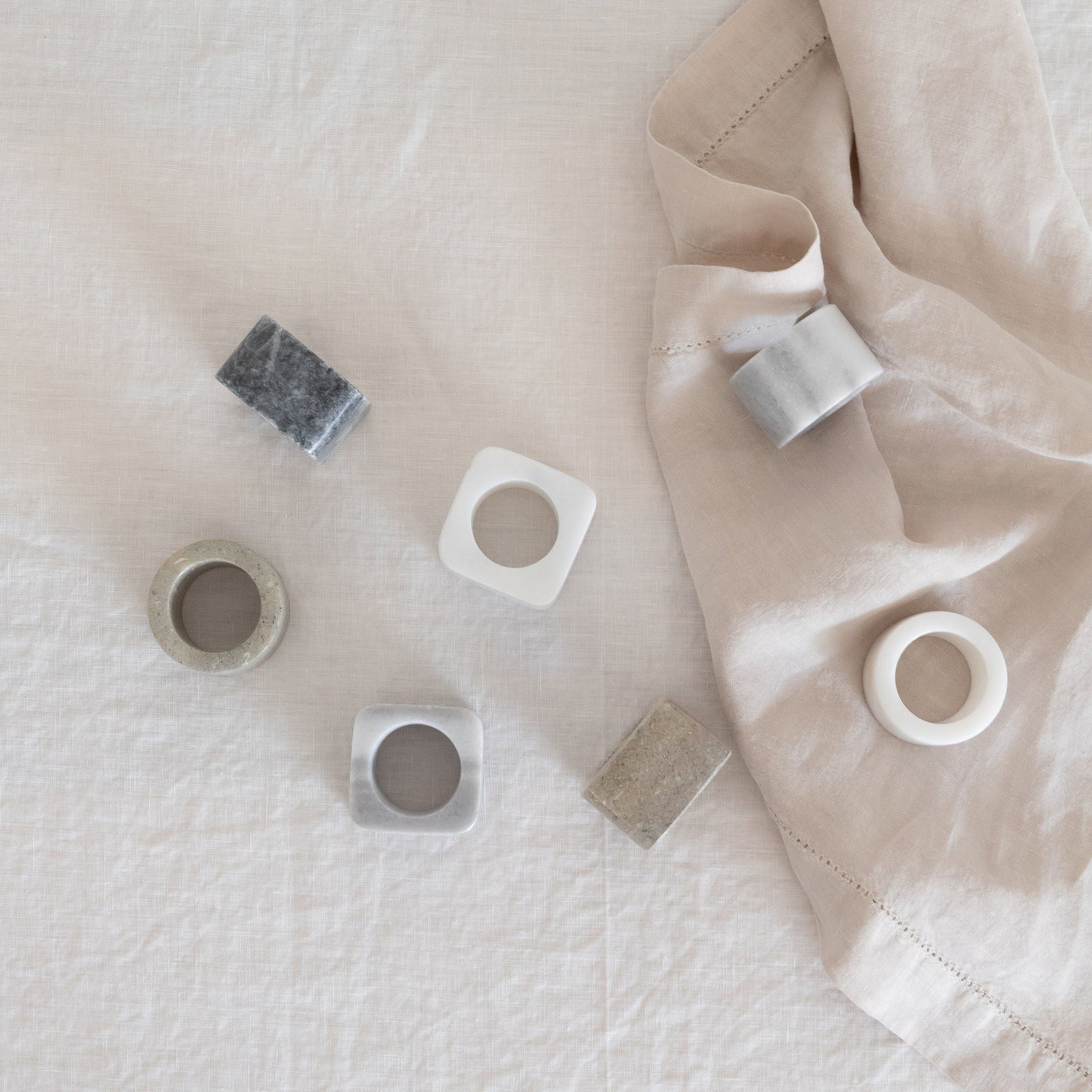 Mia Marble Napkin Ring Set White