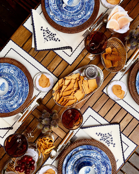 Avó Maria Aida Placemat, White with Blue