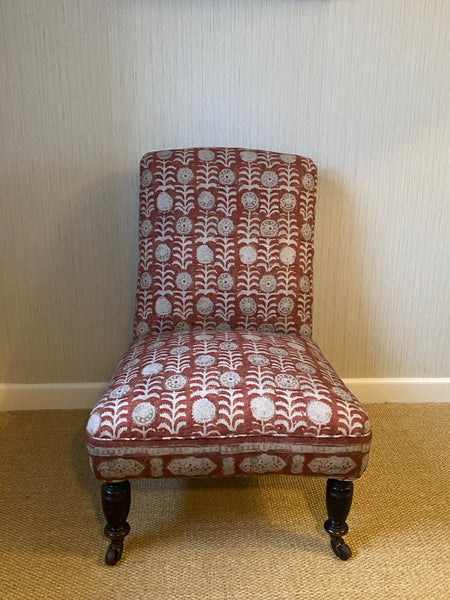 LOUIS – Antique Slipper Chair in Robert Kime fabric