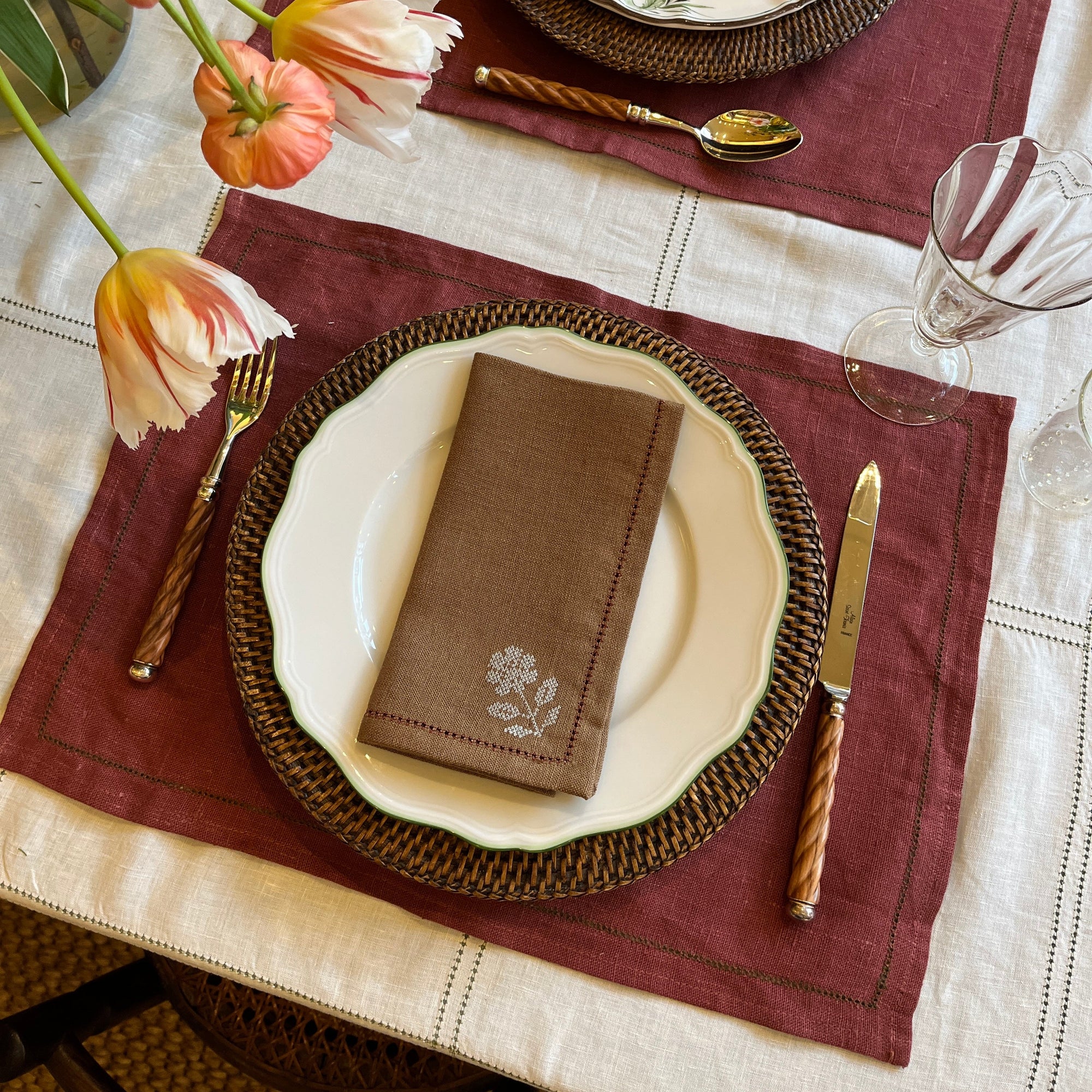 Set of Bronze Napkins with Ruslan Floral Embroidery