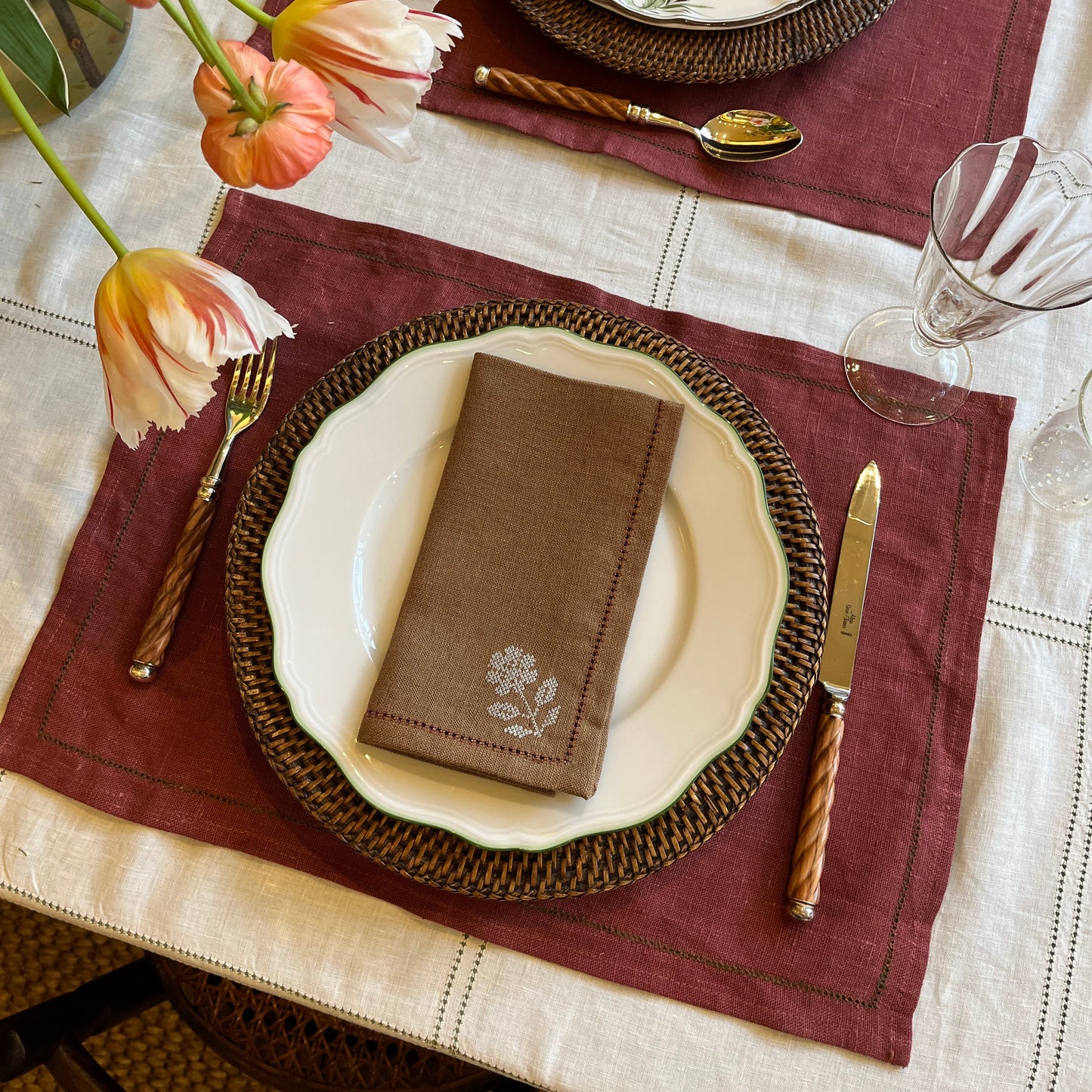 Set of Bronze Napkins with Ruslan Floral Embroidery