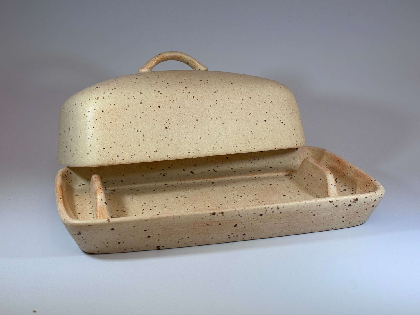 Oatmeal Butter Dish with Handle