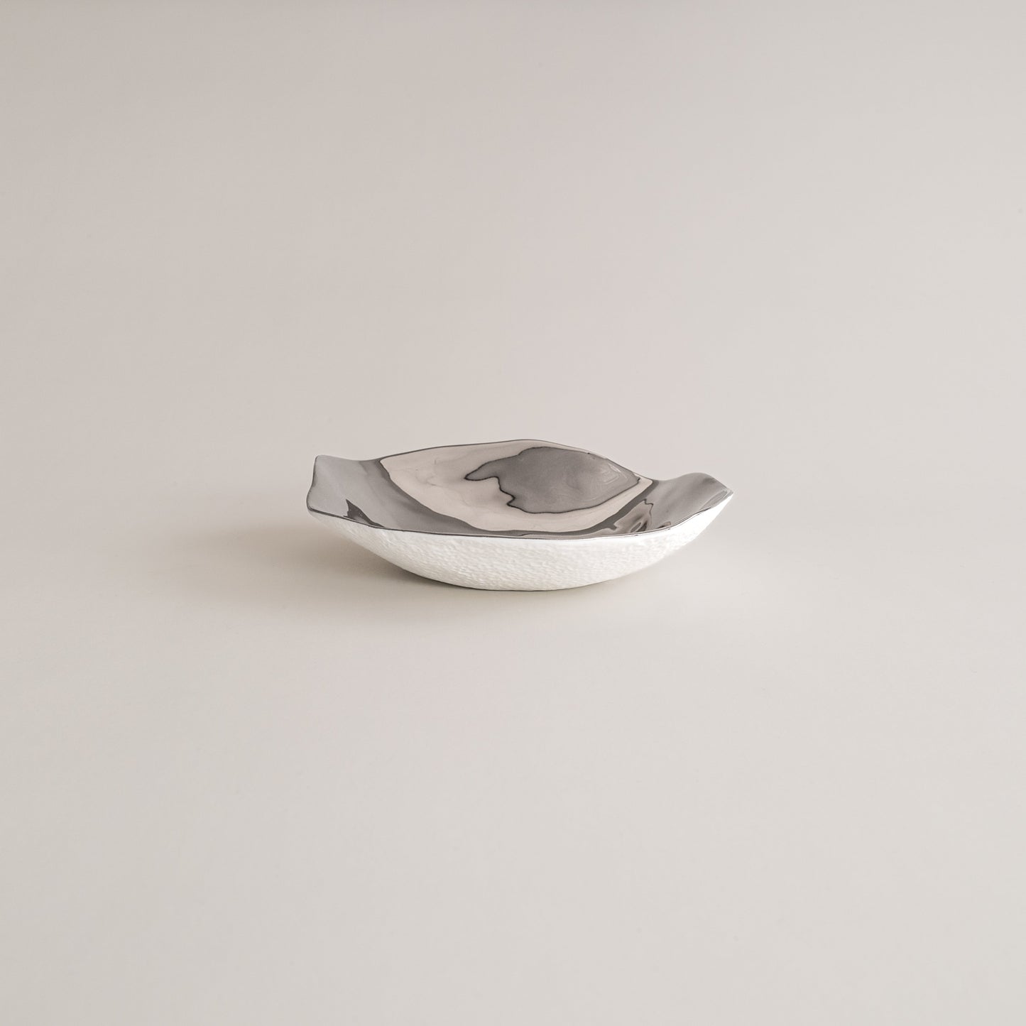 Indulge nº5 small plate / platinum