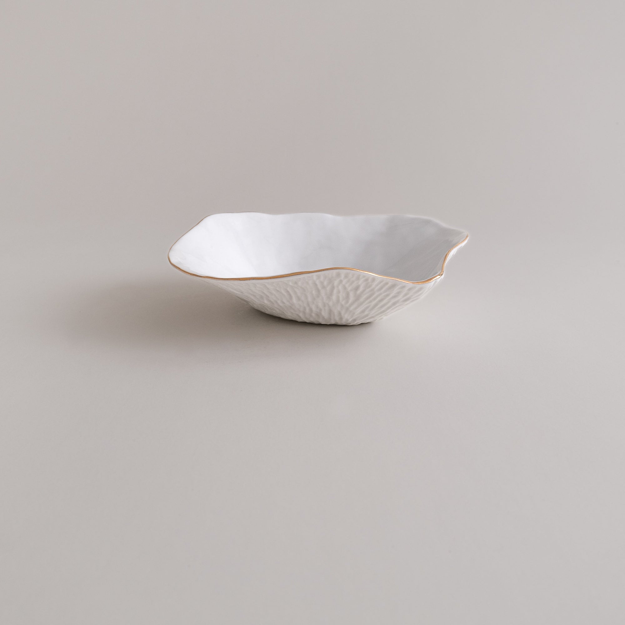 Set of 2 bowls / Indulge nº9 / White With Golden Rim