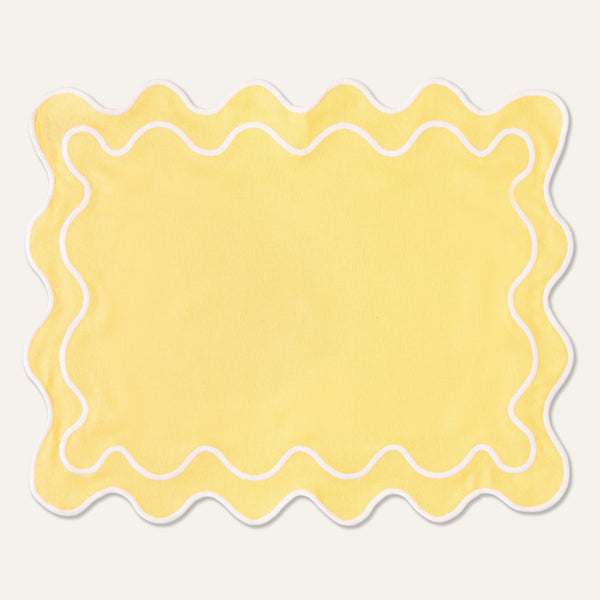 Set of Wavy Placemats in Yellow/White Linen Mix