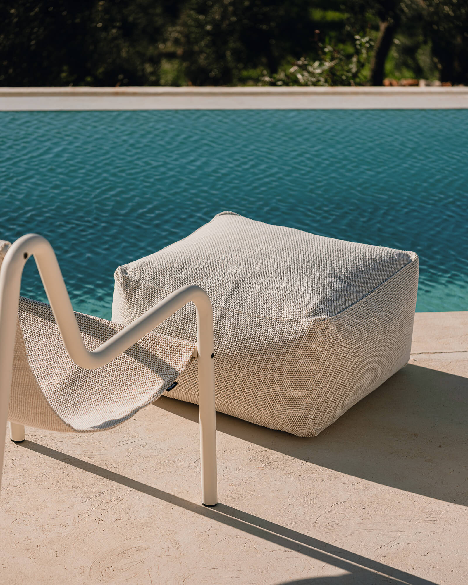 Keno Outdoor Pouf