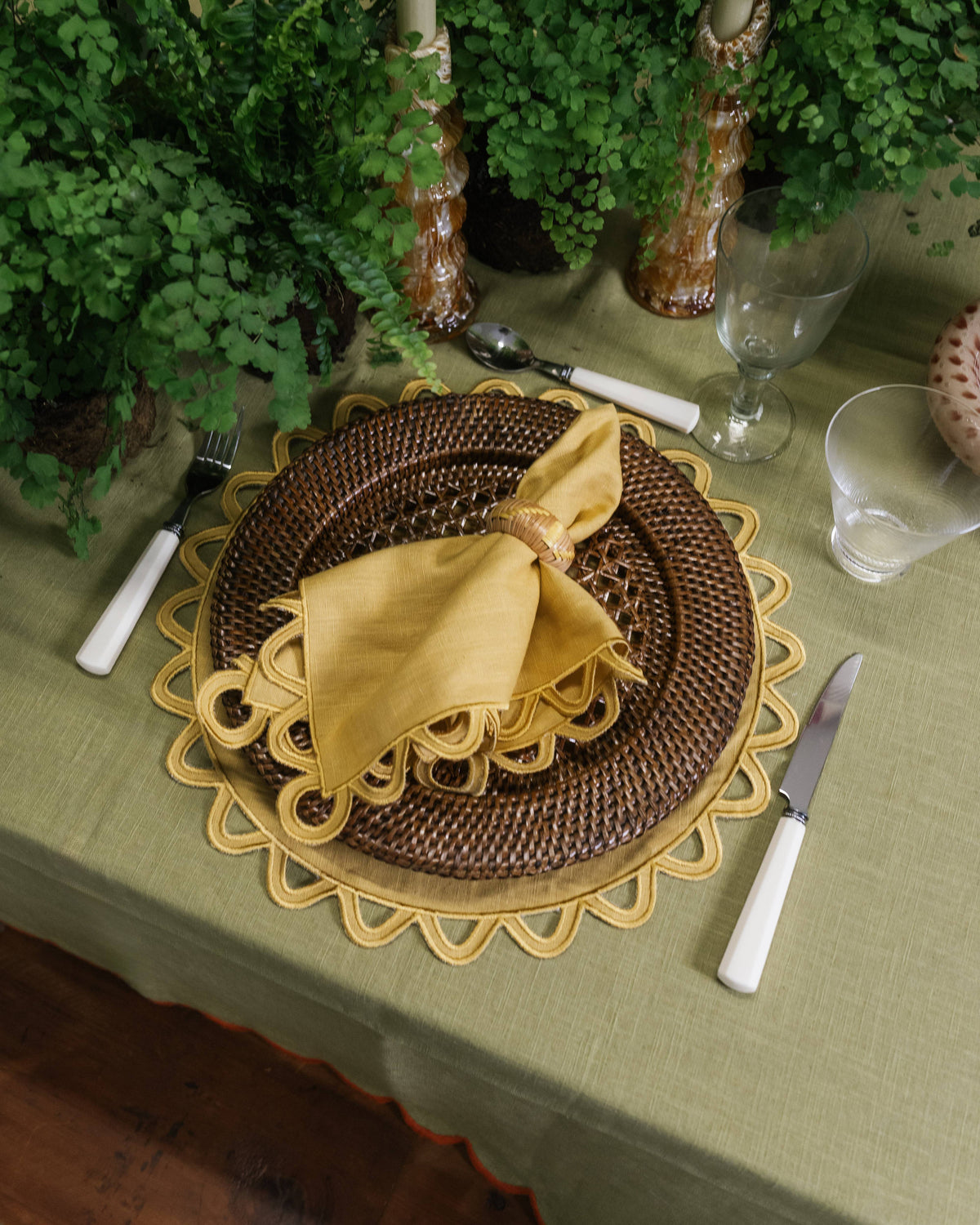 Placemat Halo, Yellow with Yellow