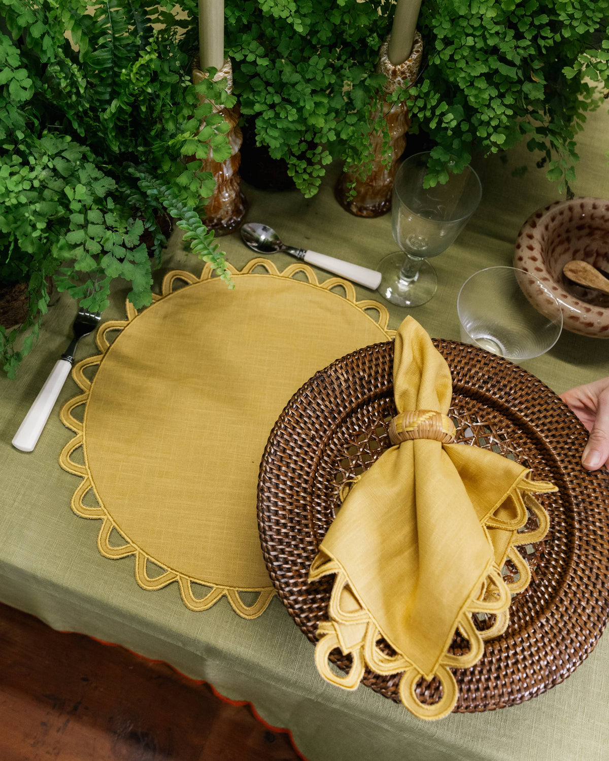 Napkin Halo, Yellow with Yellow